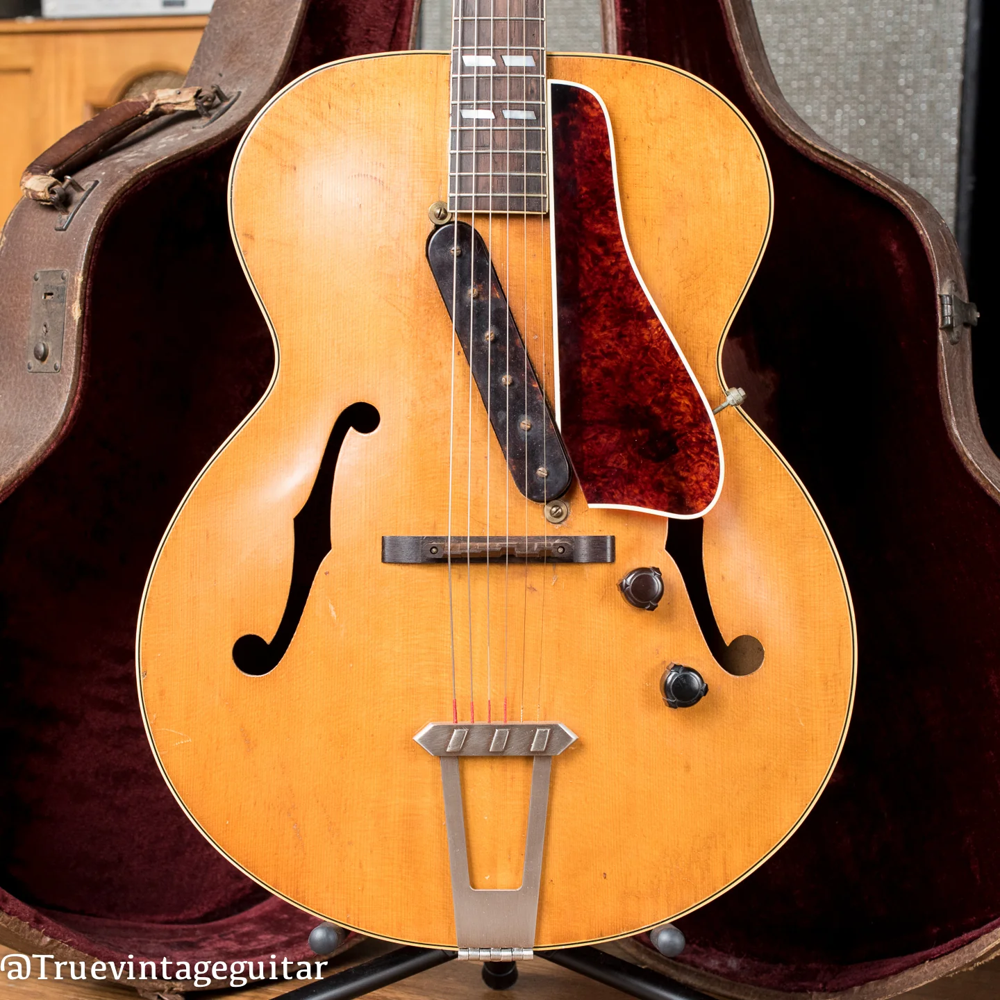 1941 Gibson ES-300 - Image 3