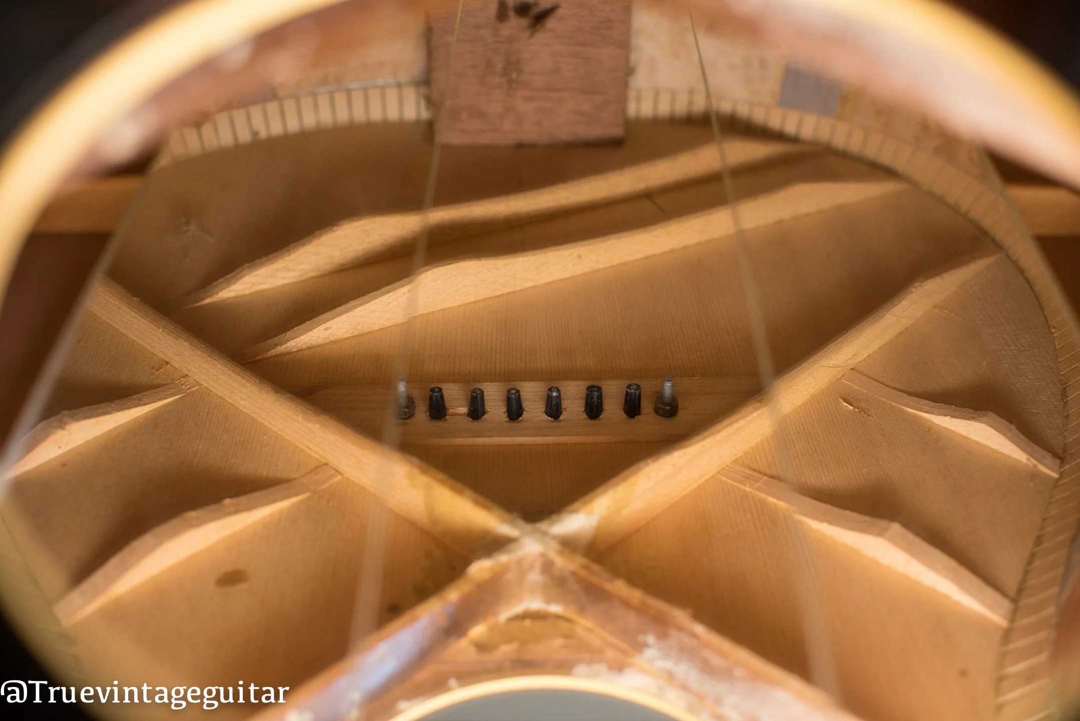 1943 Gibson L-00 Maple Rims - Image 25