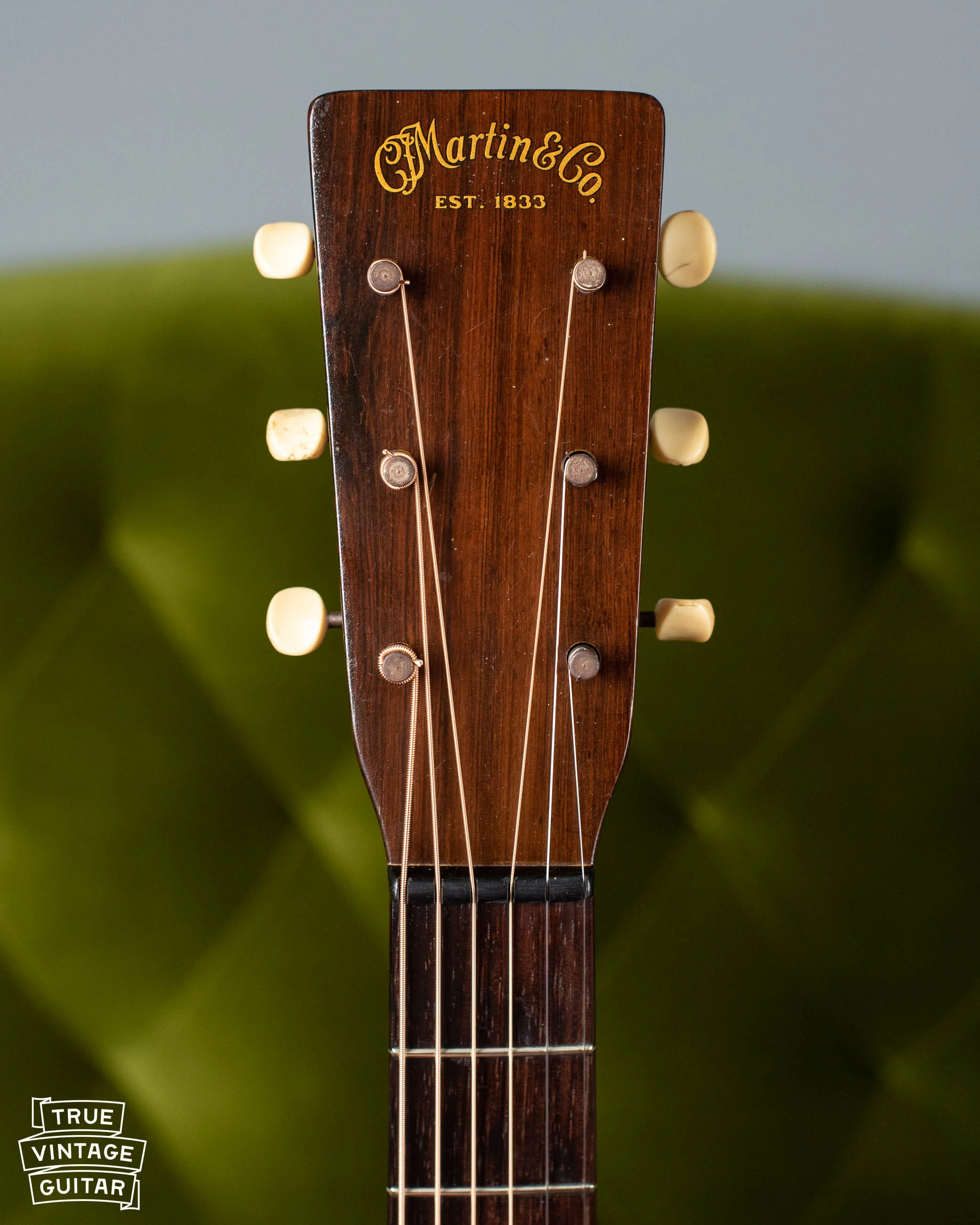1943 Martin 00-18 guitar with case - Image 18