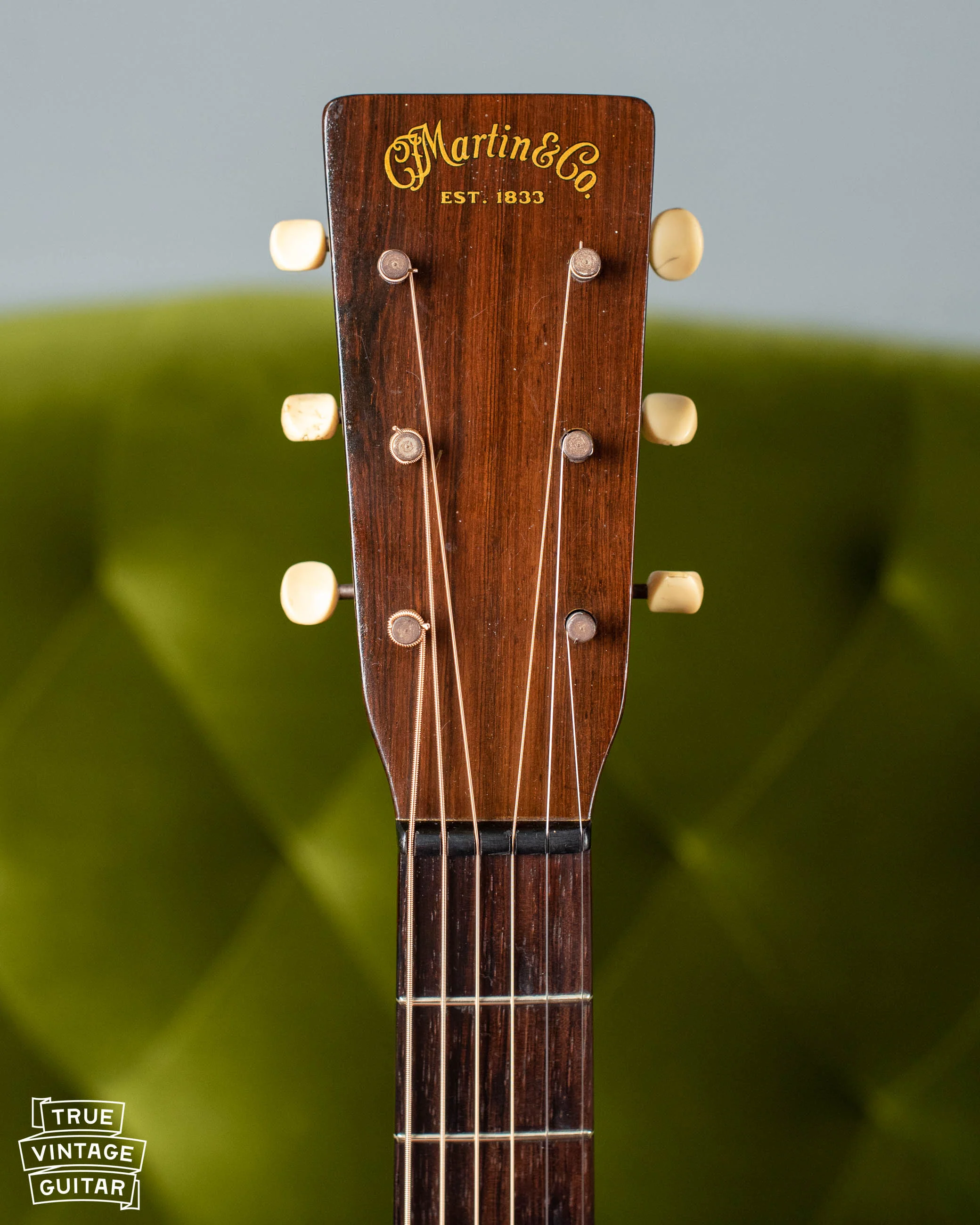 1943 Martin 00-18 guitar with case - Image 19
