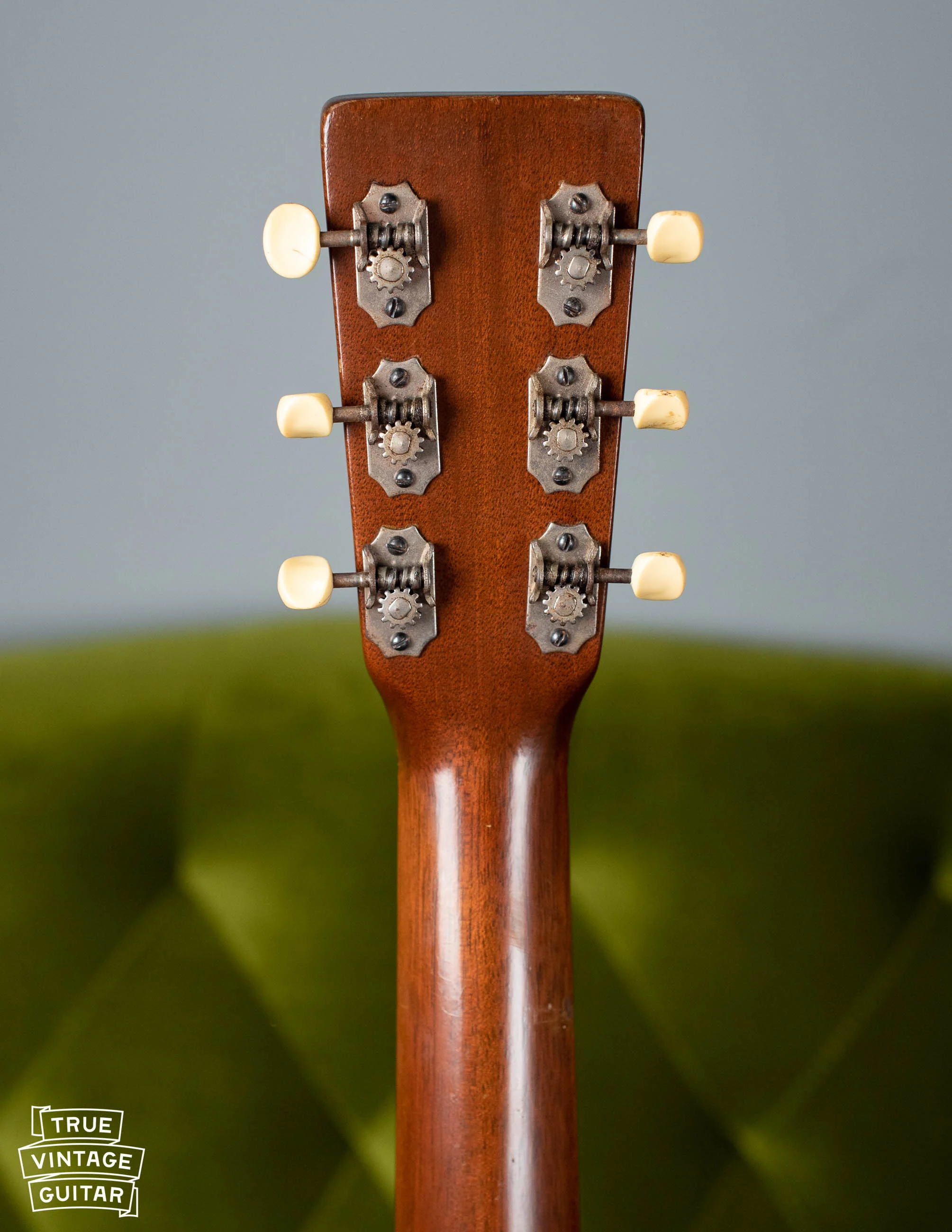 1943 Martin 00-18 guitar with case - Image 22