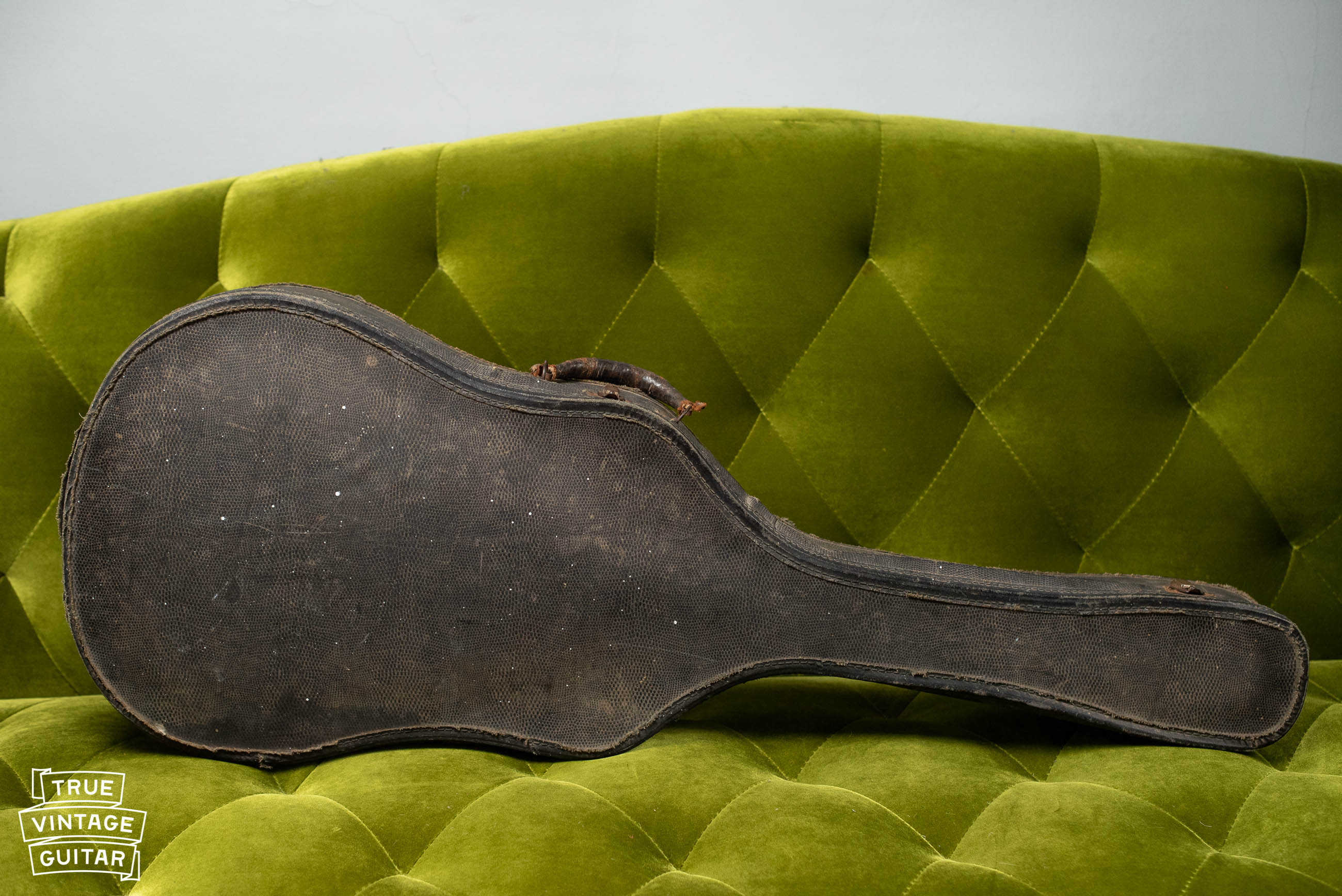 1943 Martin 00-18 guitar with case - Image 29
