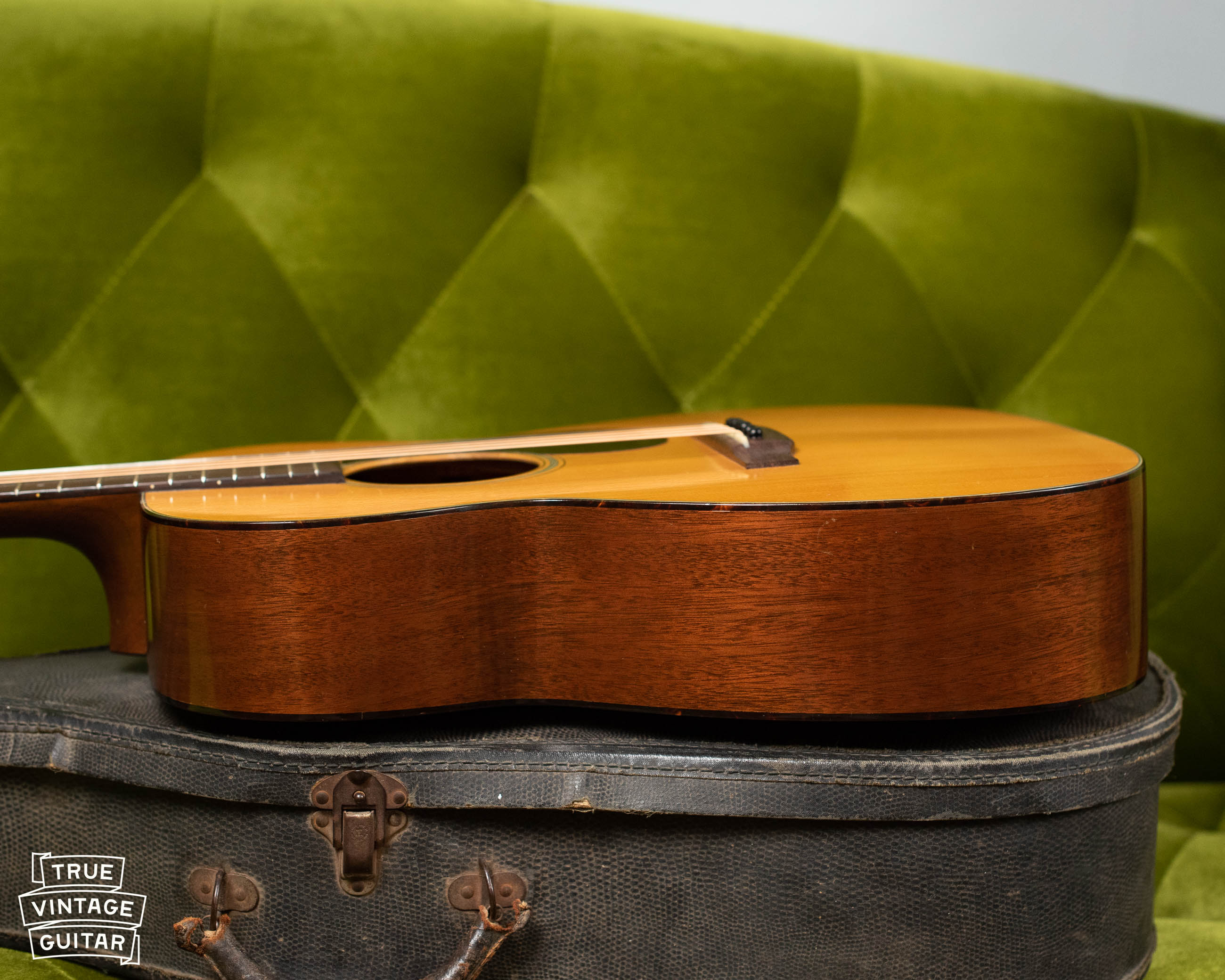 1943 Martin 00-18 guitar with case - Image 30