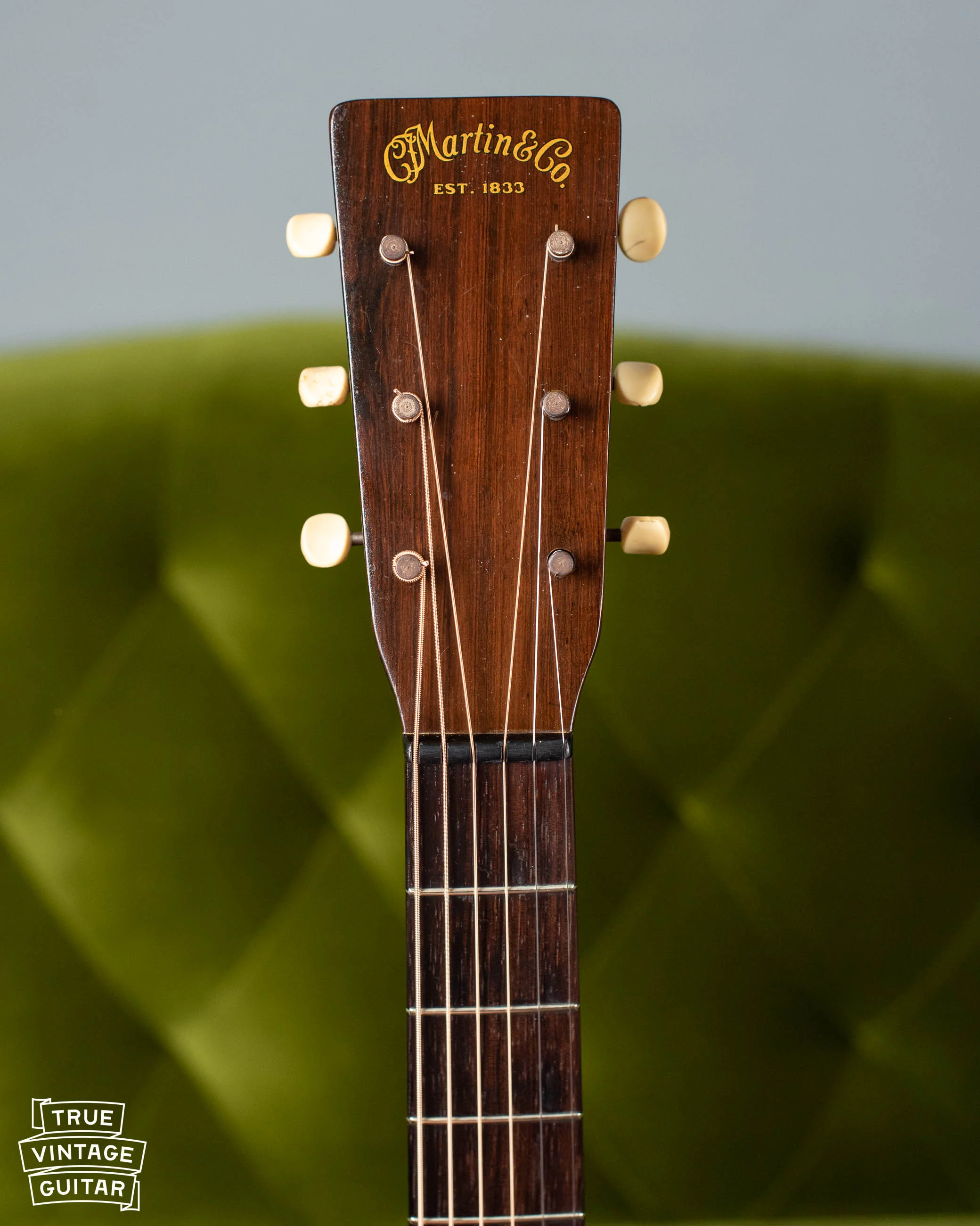 1943 Martin 00-18 guitar with case - Image 7