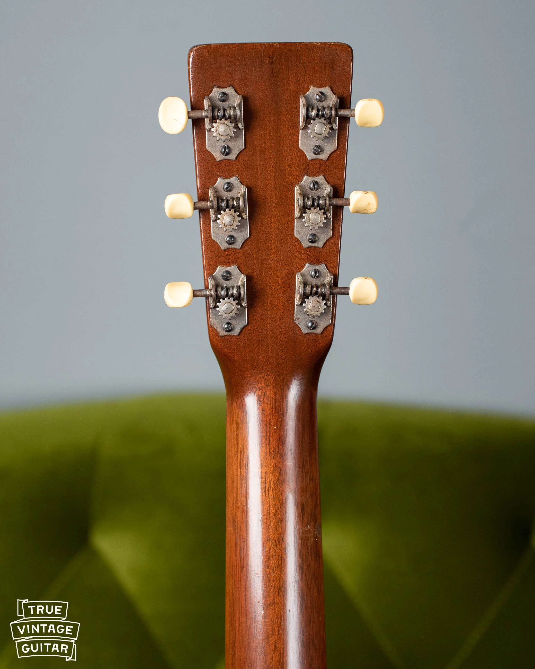 1943 Martin 00-18 guitar with case - Image 8