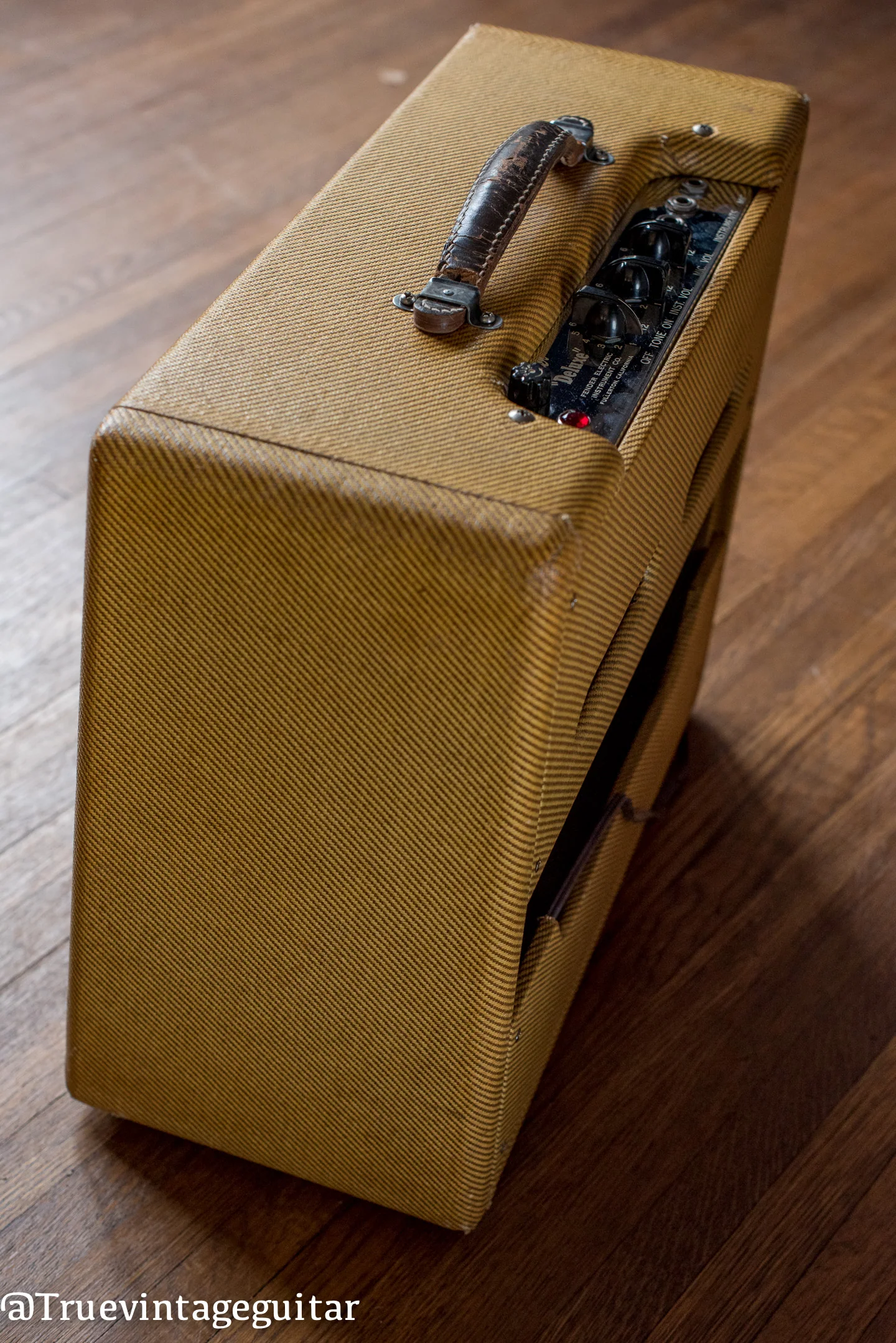 Vintage 1953 Fender Deluxe 5B3 guitar amplifier with cover - Image 10