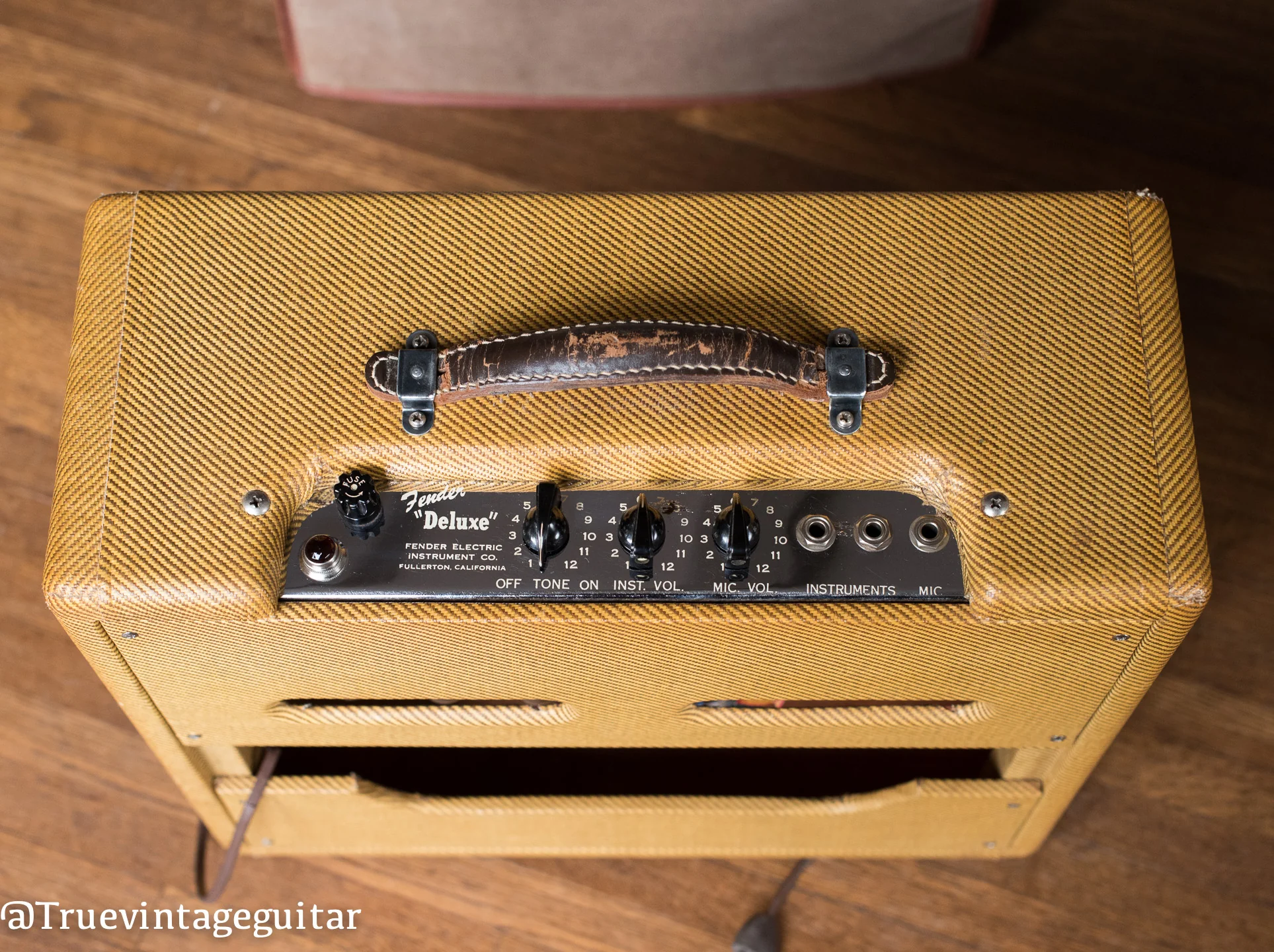 Vintage 1953 Fender Deluxe 5B3 guitar amplifier with cover - Image 13