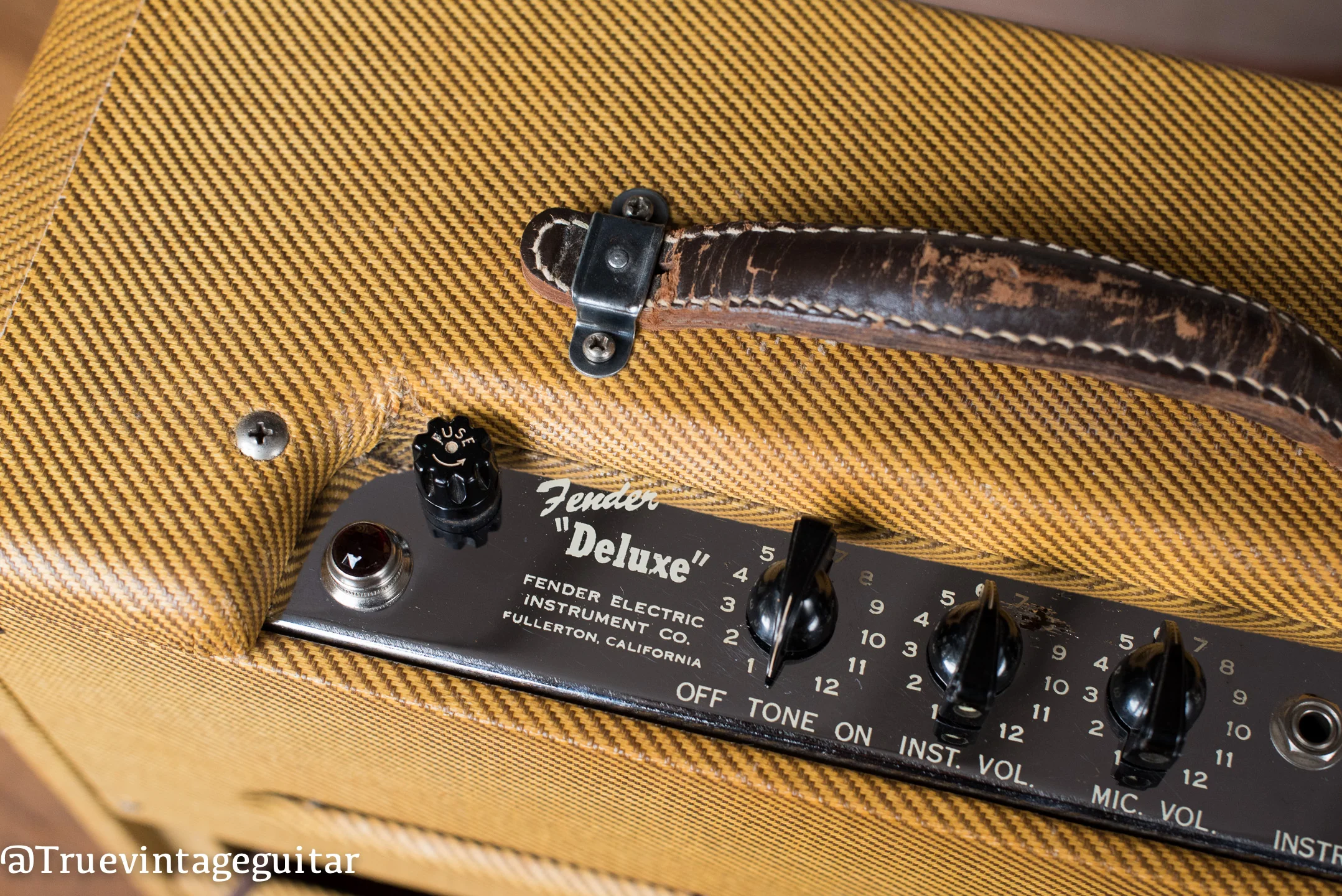 Vintage 1953 Fender Deluxe 5B3 guitar amplifier with cover - Image 14
