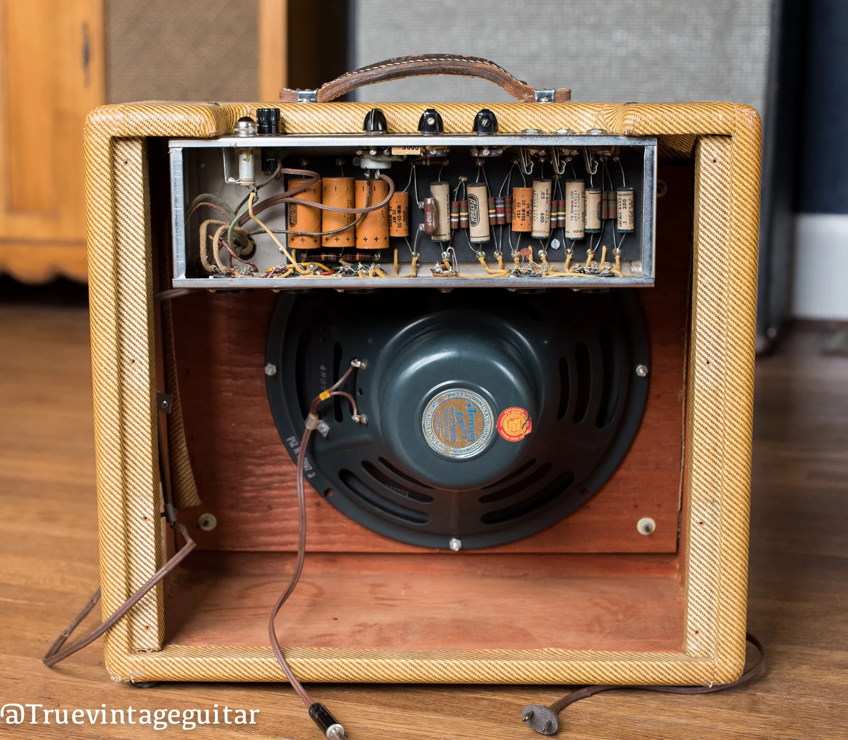 Vintage 1953 Fender Deluxe 5B3 guitar amplifier with cover - Image 17