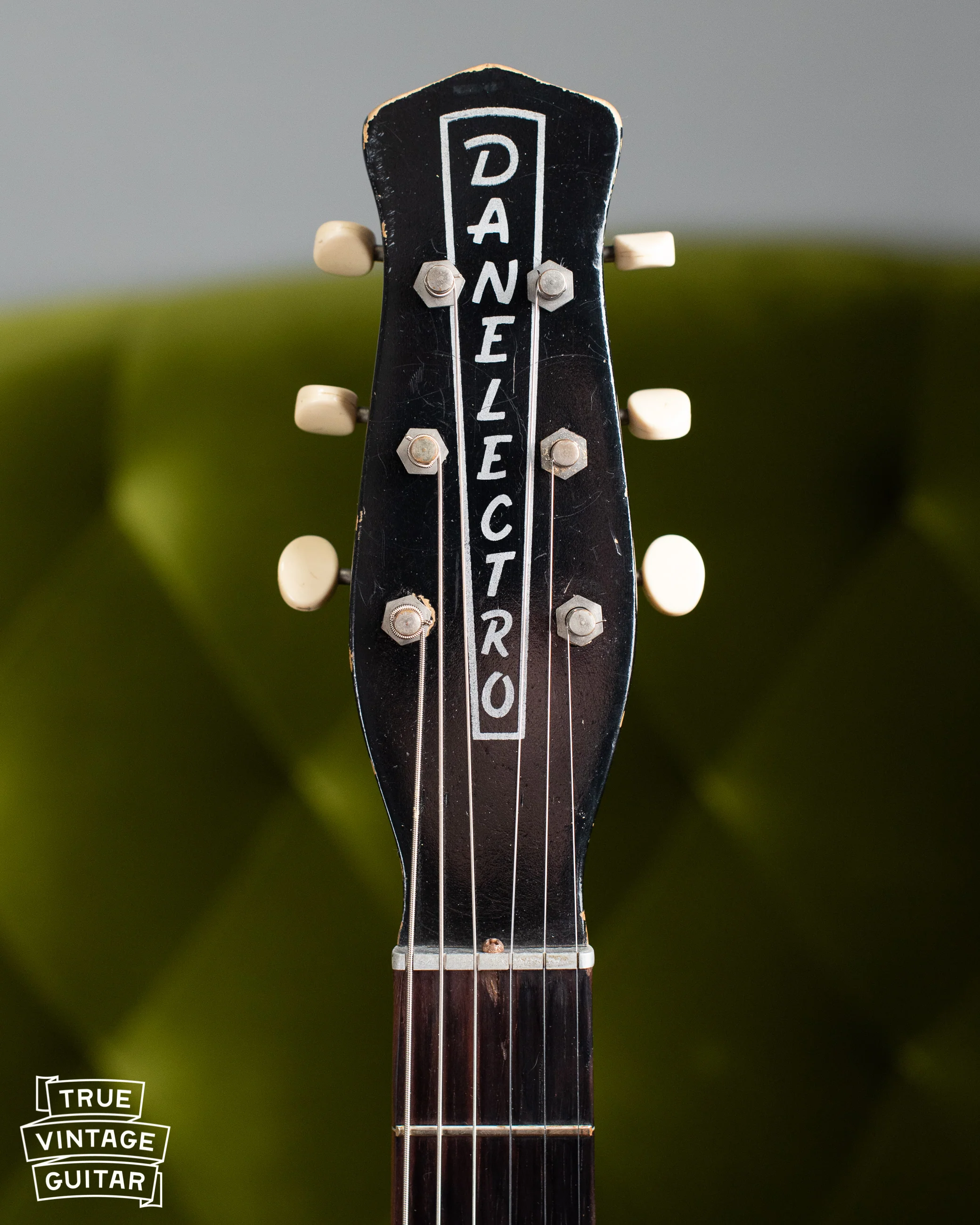 1956 Danelectro U-2 Grained Ivory Leatherette with case - Image 10