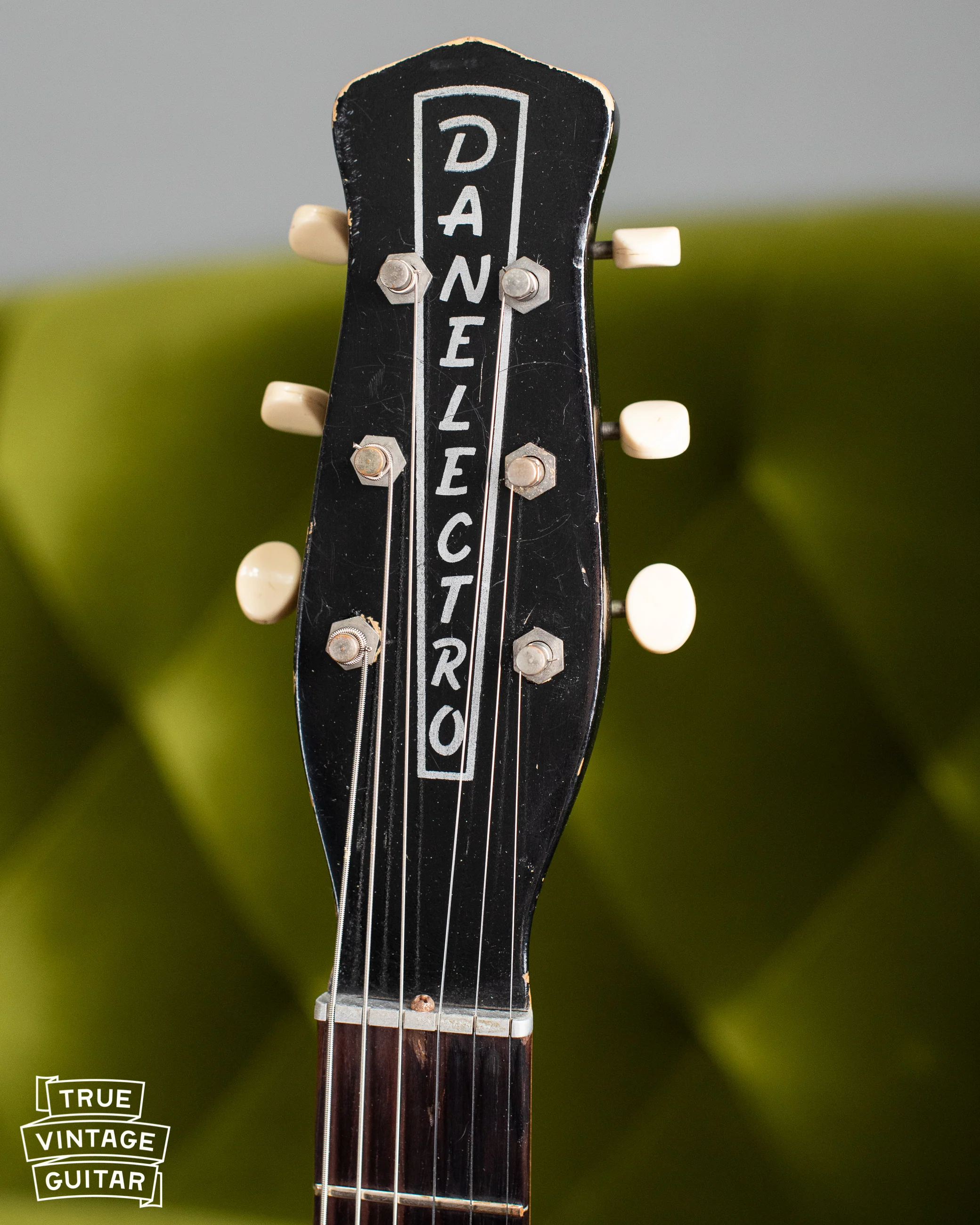 1956 Danelectro U-2 Grained Ivory Leatherette with case - Image 11