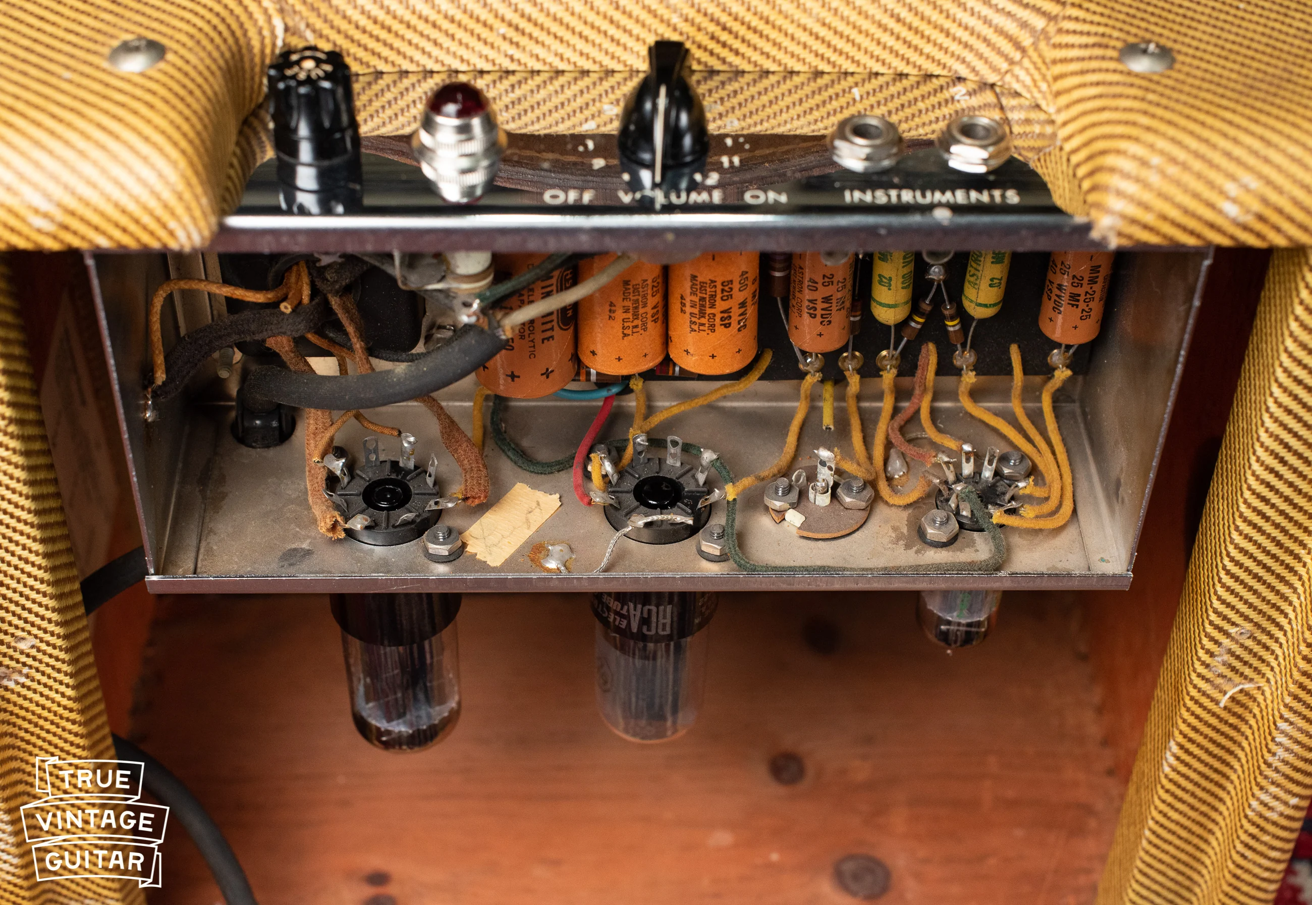 1957 Fender Champ Amp 5F1 - Image 25