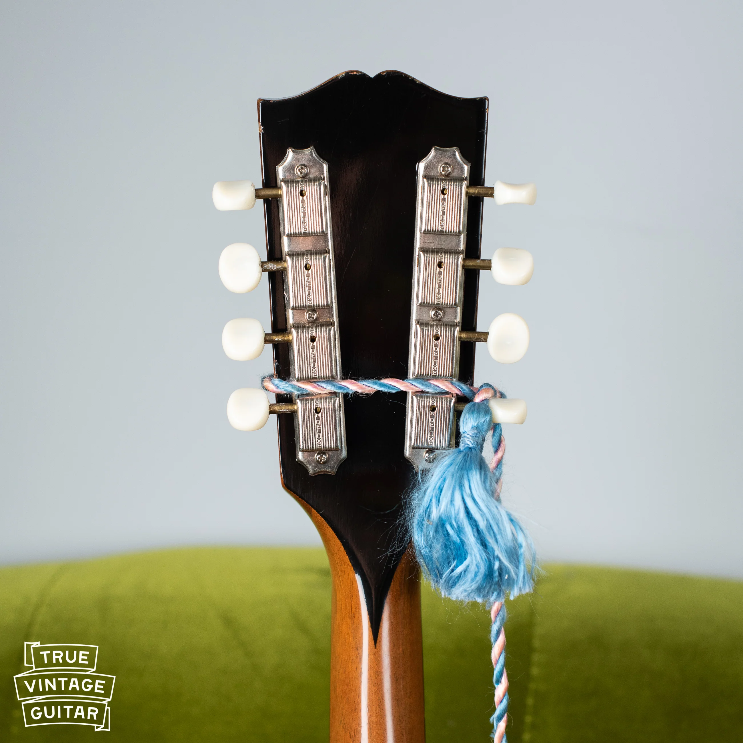 1957 Gibson A-40N Mandolin - Image 13