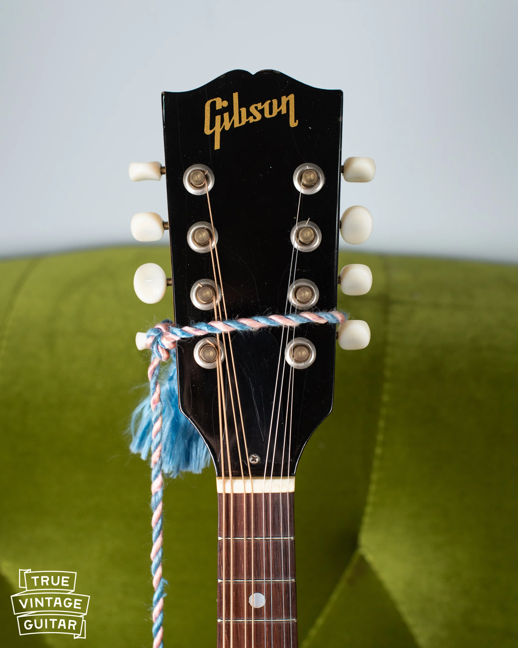 1957 Gibson A-40N Mandolin - Image 5