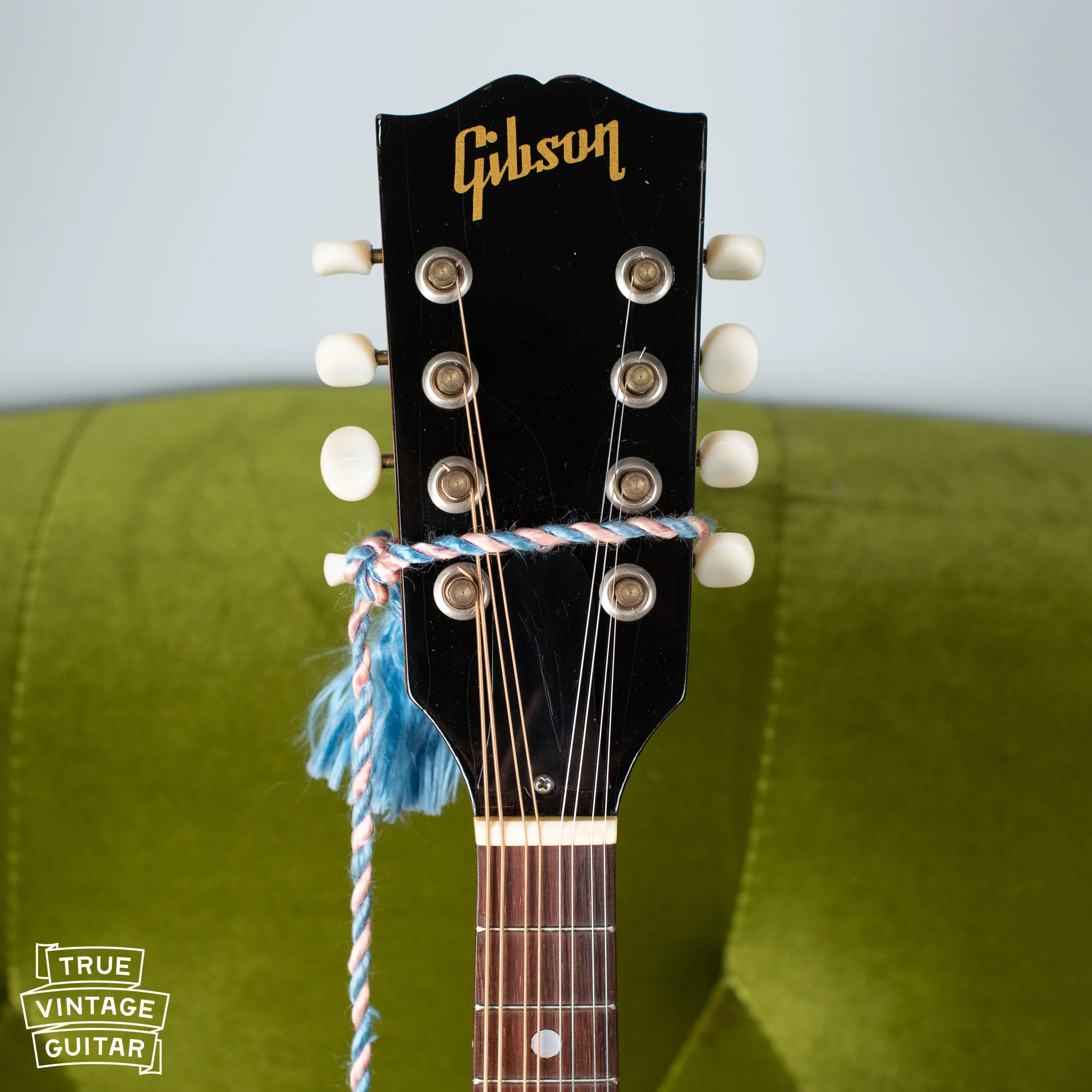 1957 Gibson A-40N Mandolin - Image 9