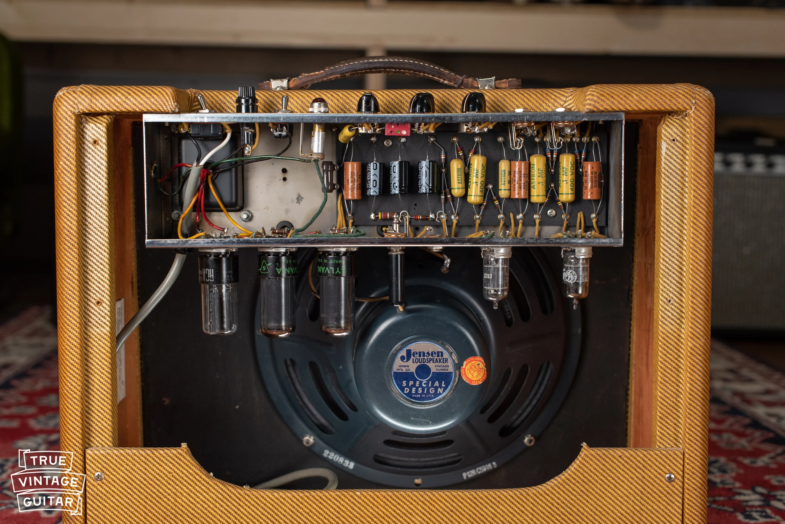 1958 Fender Deluxe Amp Tweed - Image 17