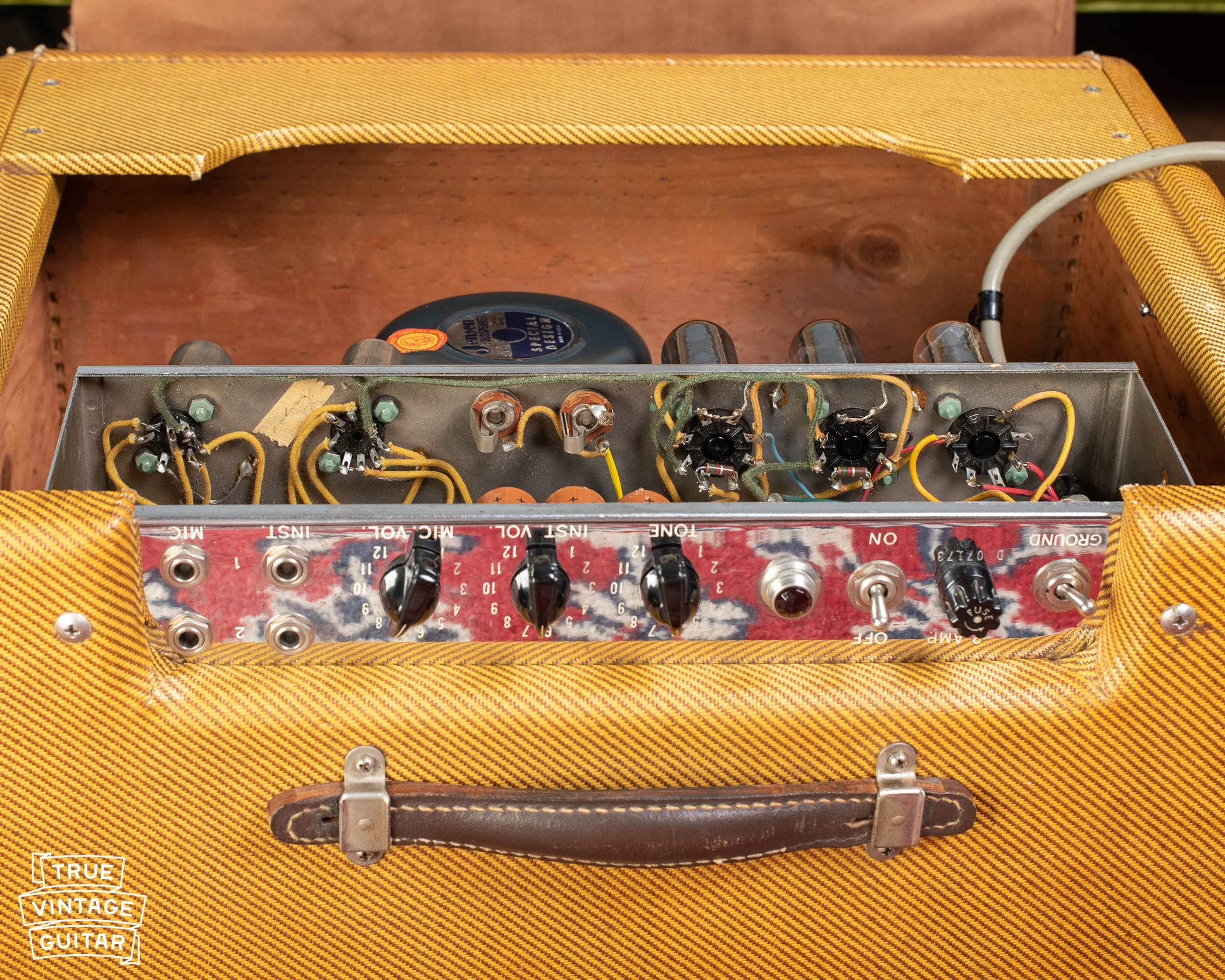 1959 Fender Deluxe Amp Tweed - Image 11