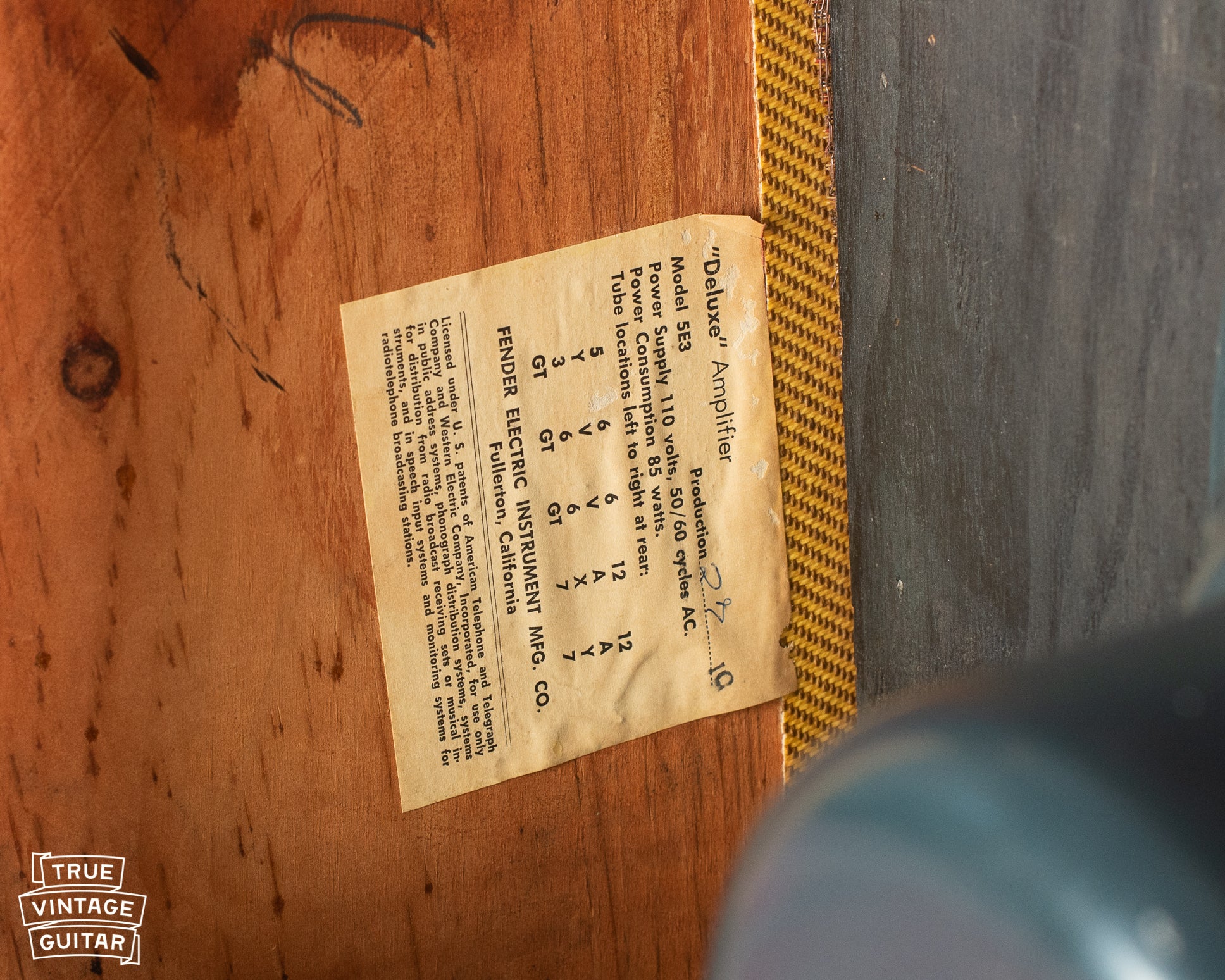 1959 Fender Deluxe Amp Tweed - Image 8