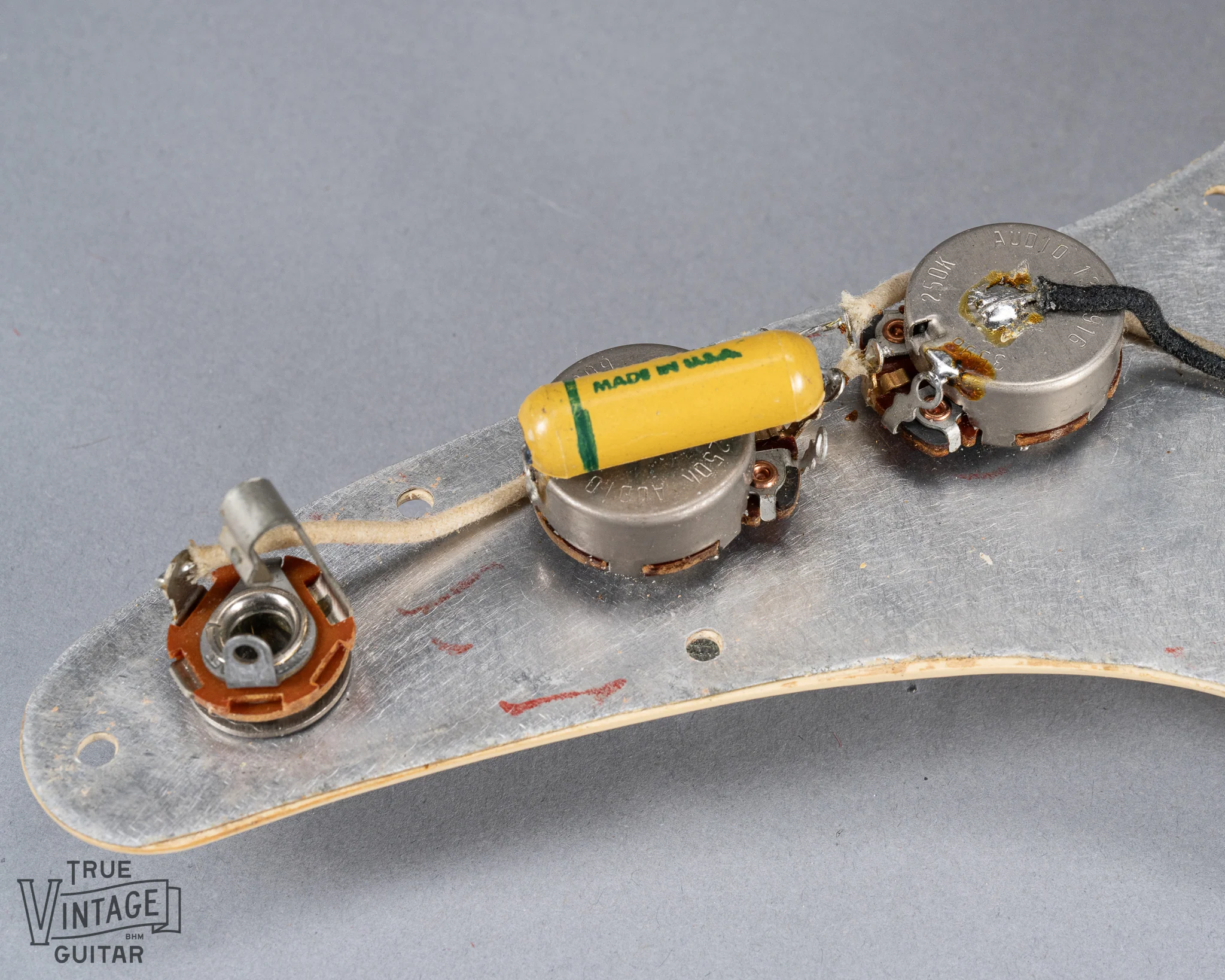 1960 Fender Musicmaster Desert Sand (3/4) - Image 19