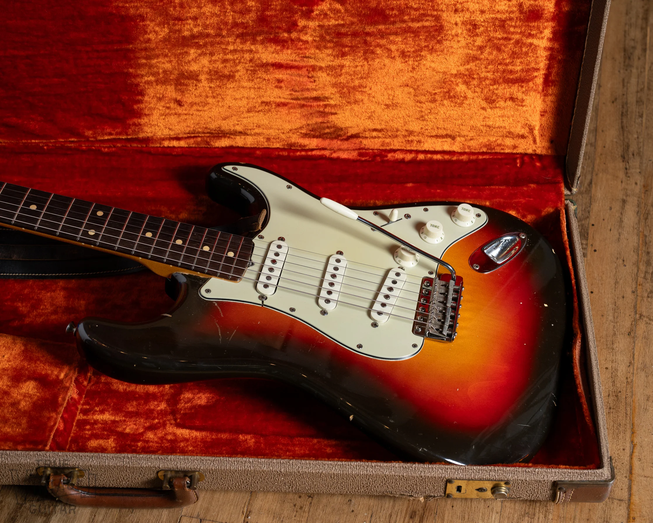 1961 Fender Stratocaster Sunburst - Image 13