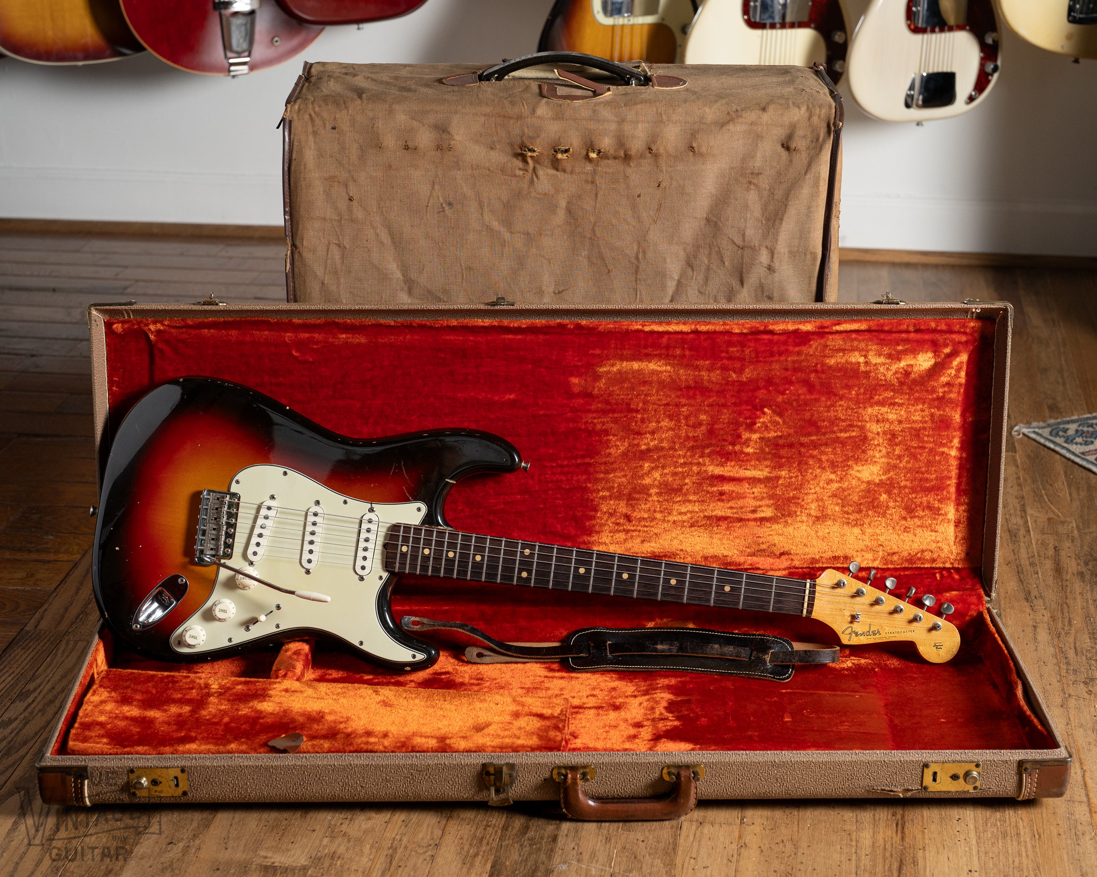 1961 Fender Stratocaster Sunburst - Image 14