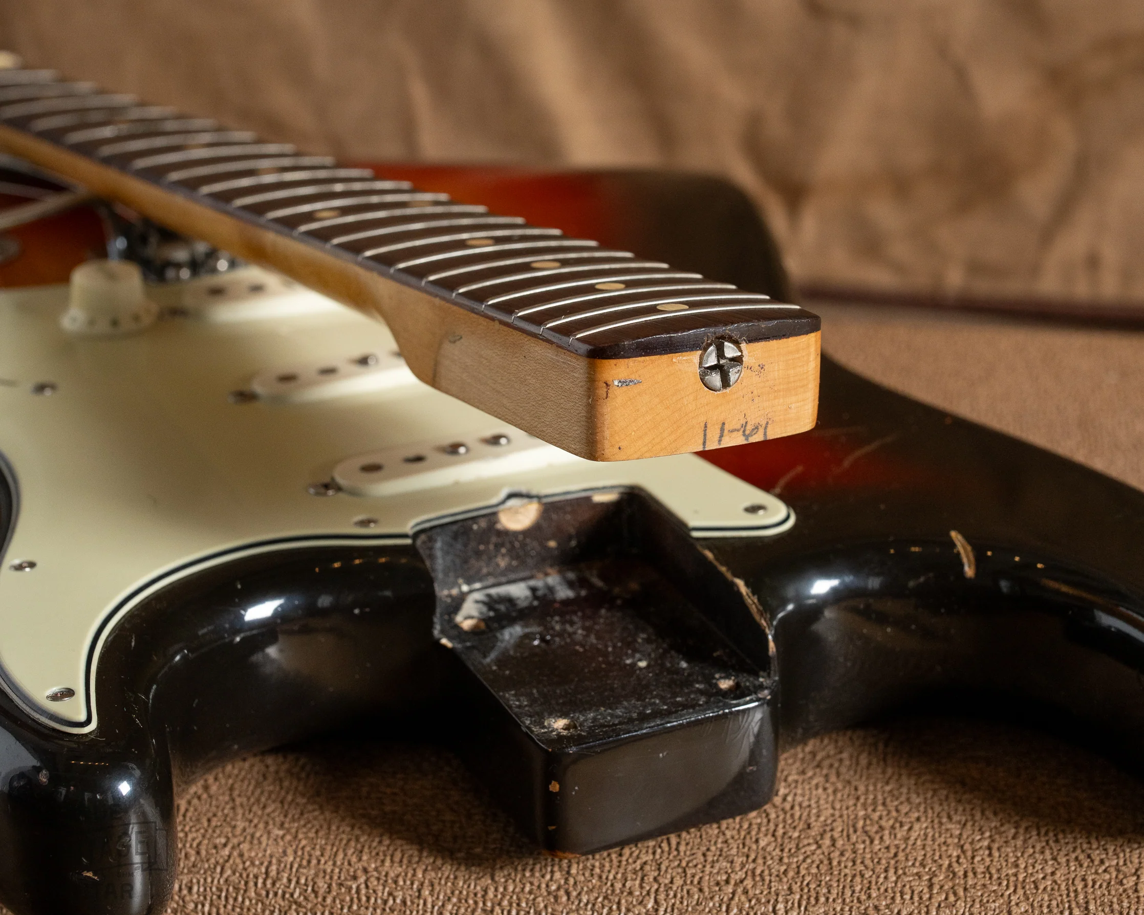 1961 Fender Stratocaster Sunburst - Image 18