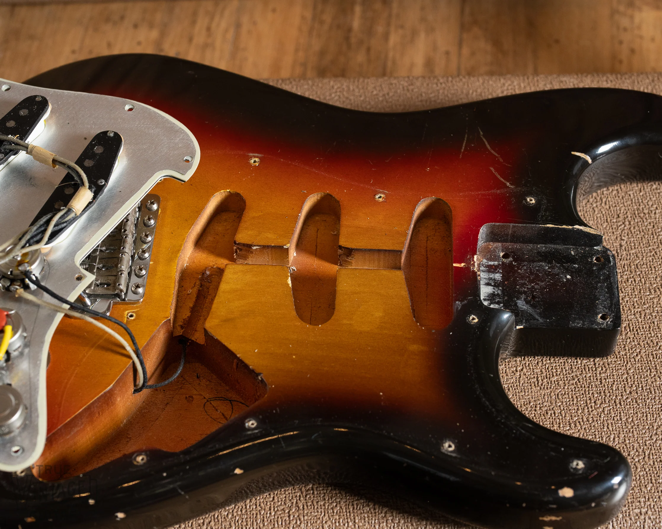 1961 Fender Stratocaster Sunburst - Image 21