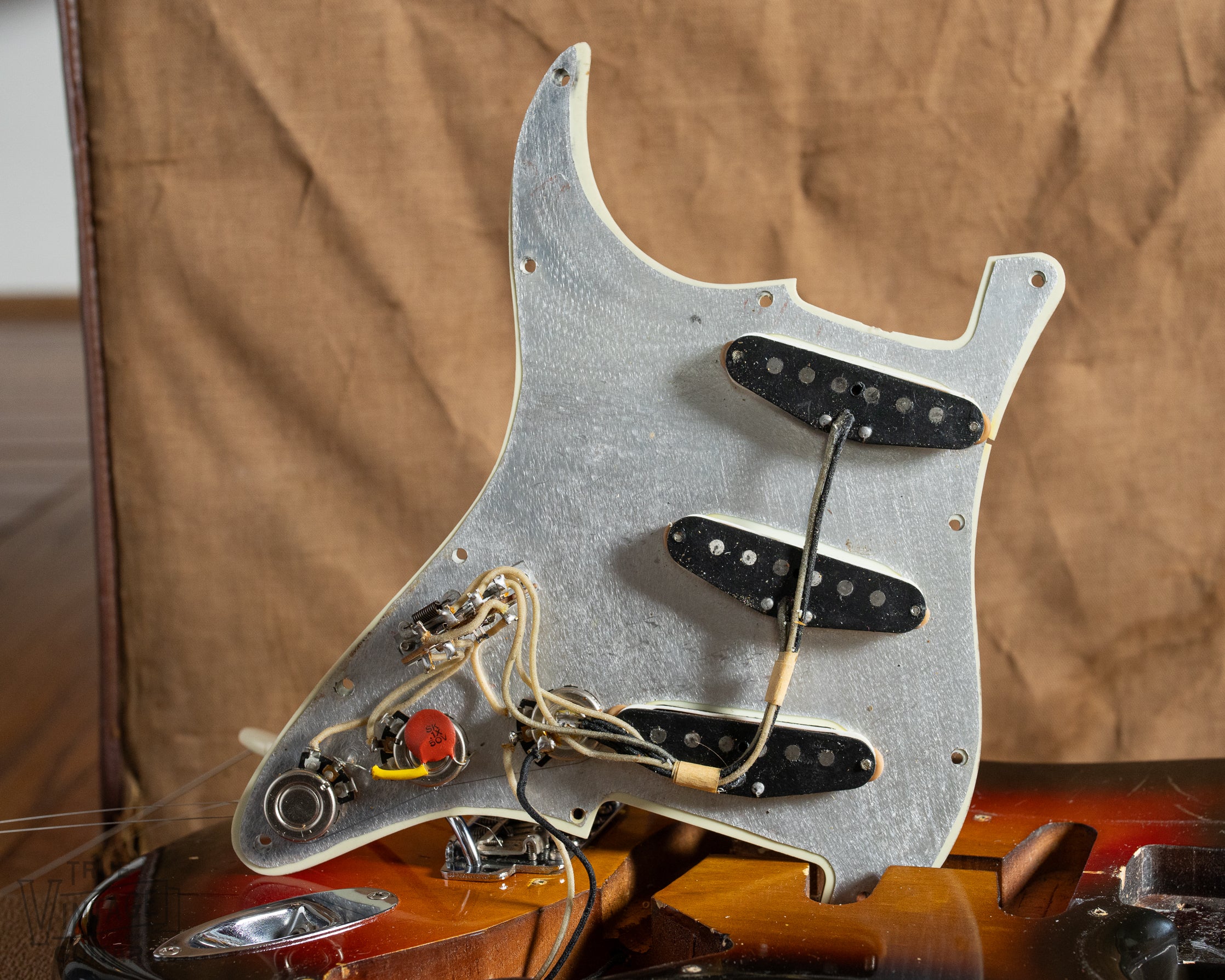 1961 Fender Stratocaster Sunburst - Image 24