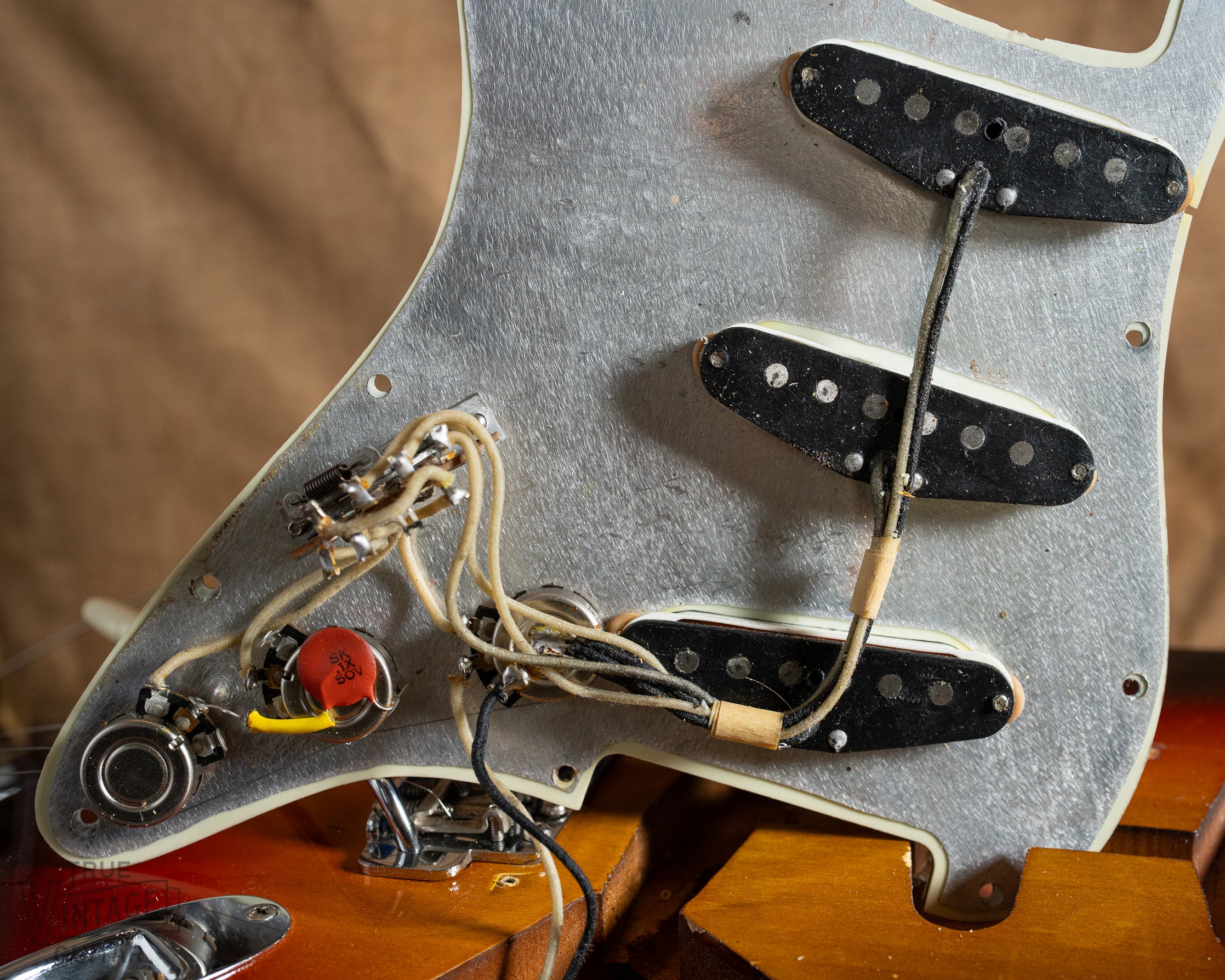 1961 Fender Stratocaster Sunburst - Image 25