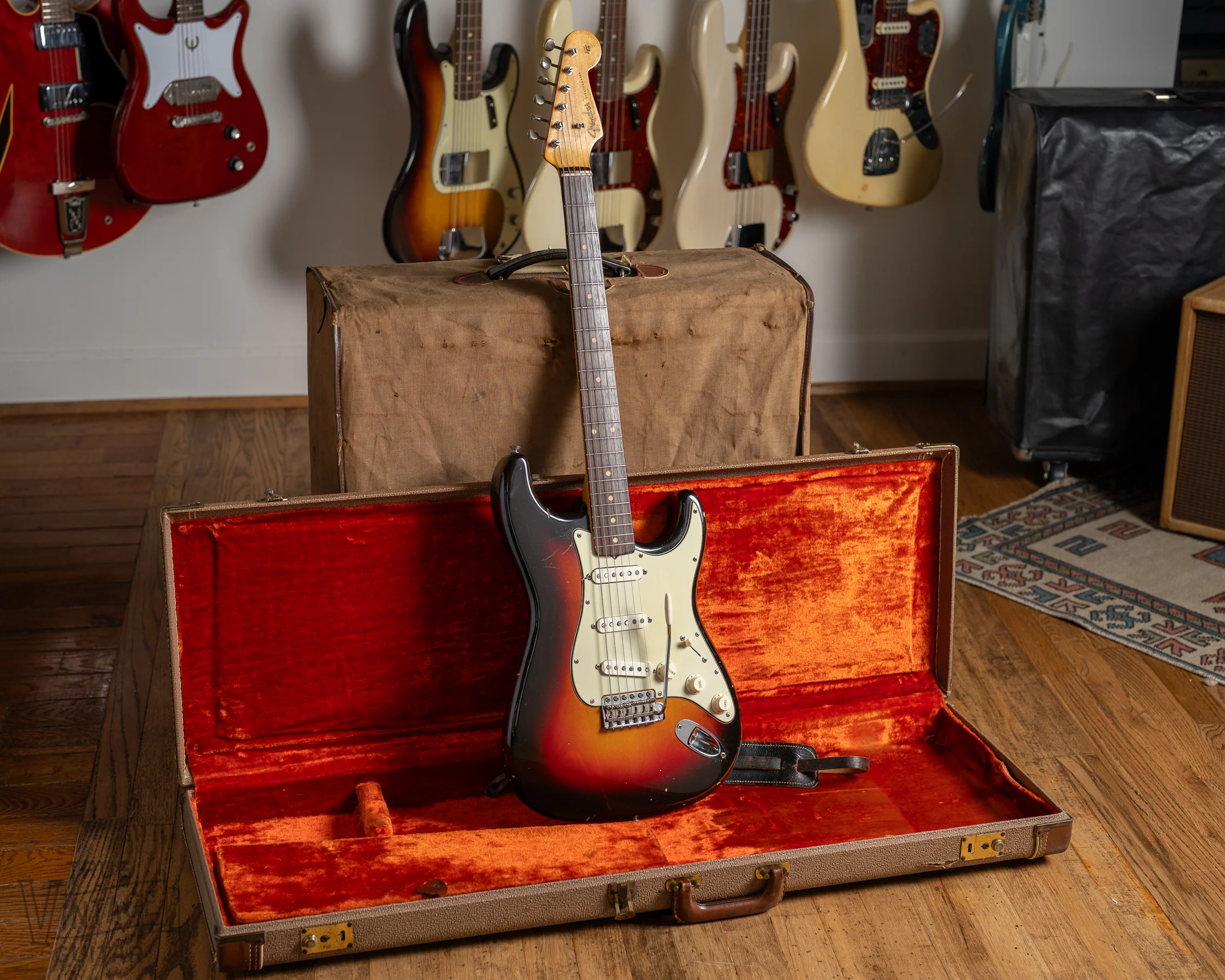 1961 Fender Stratocaster Sunburst - Image 30