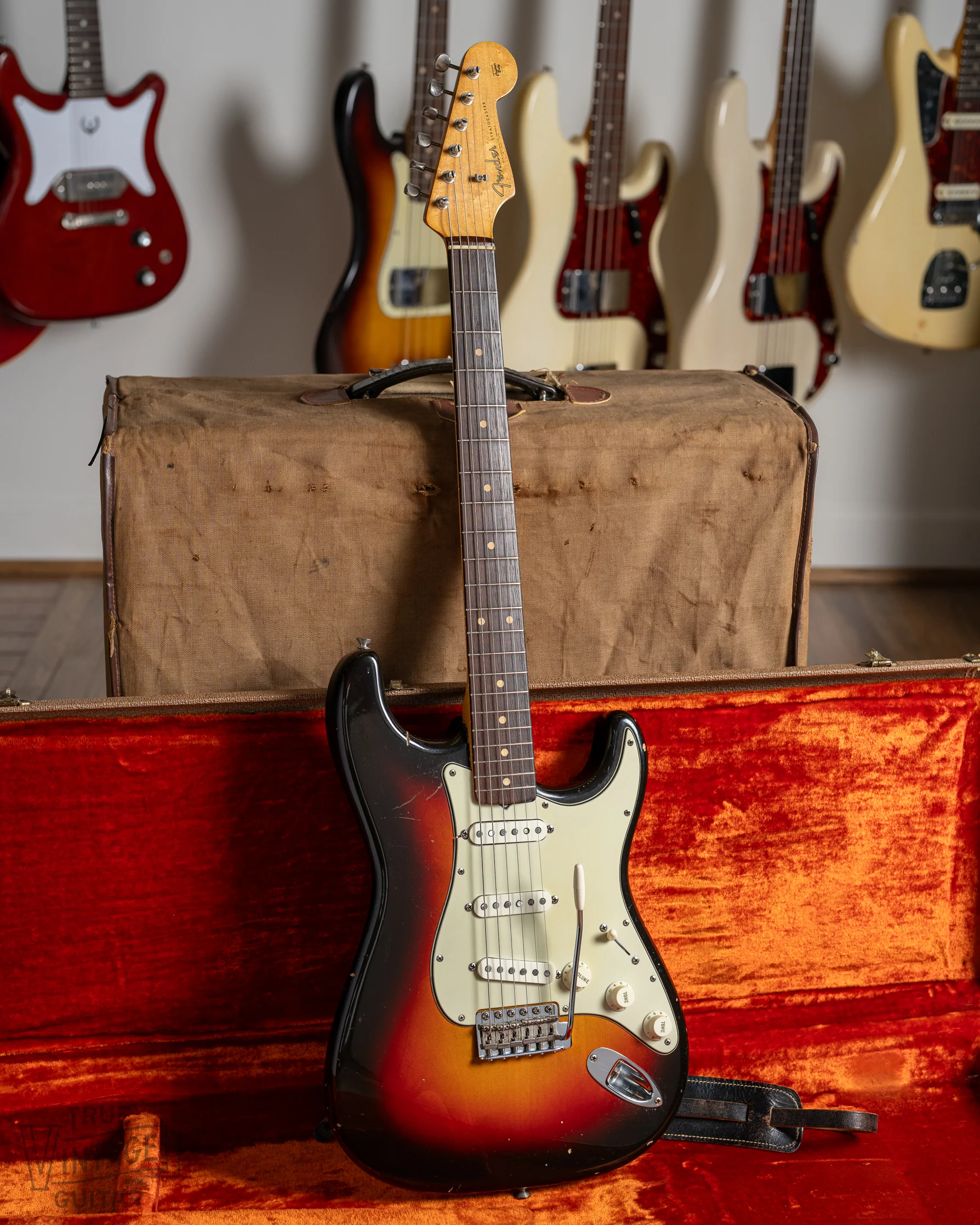 1961 Fender Stratocaster Sunburst - Image 4
