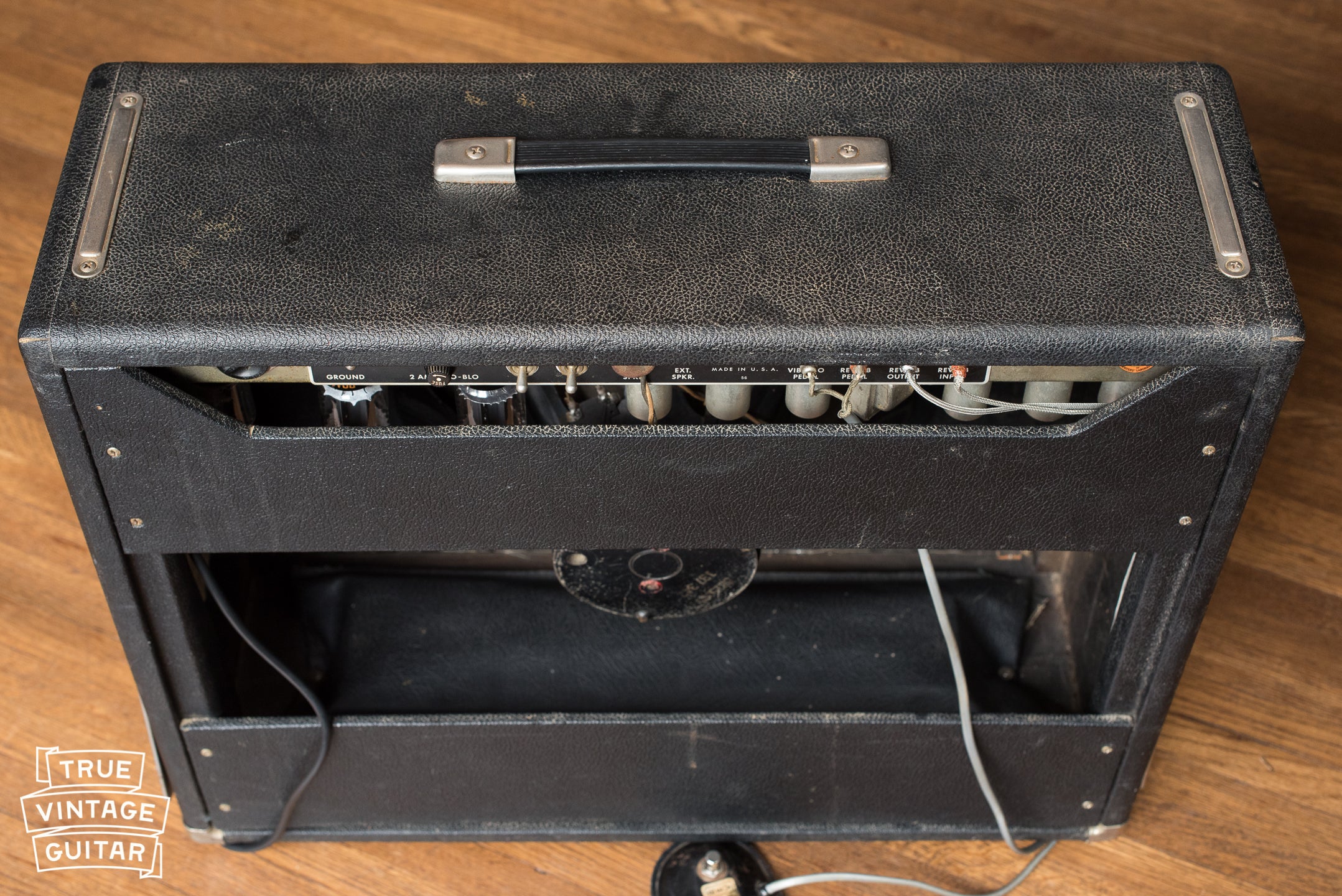 1964 Fender Vibroverb vintage guitar amplifier - Image 11