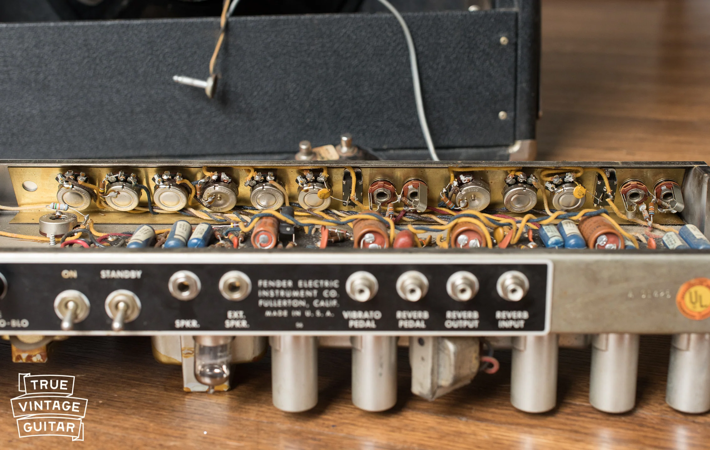 1964 Fender Vibroverb vintage guitar amplifier - Image 18