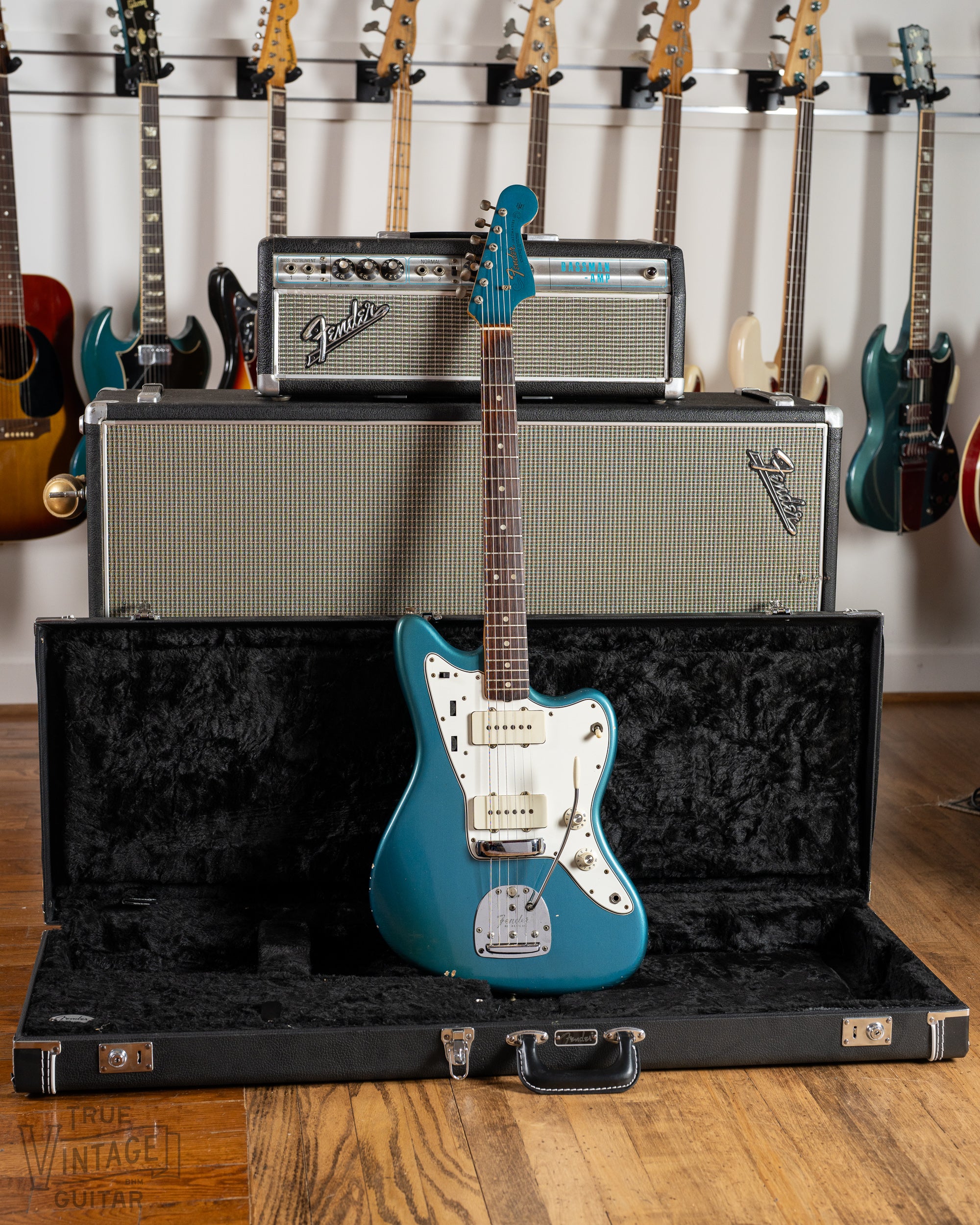 1965 Fender Jazzmaster Lake Placid Blue Metallic - Image 3