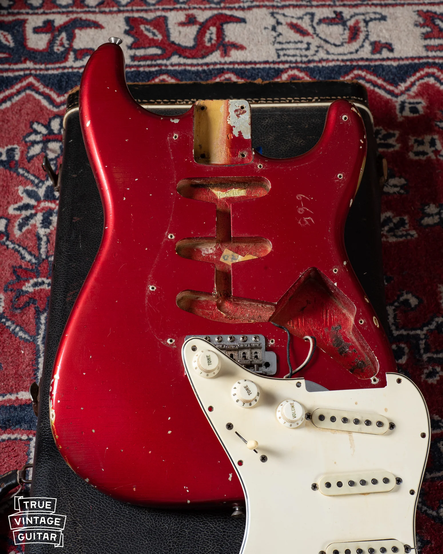 1965 Fender Stratocaster Candy Apple Red - Image 17