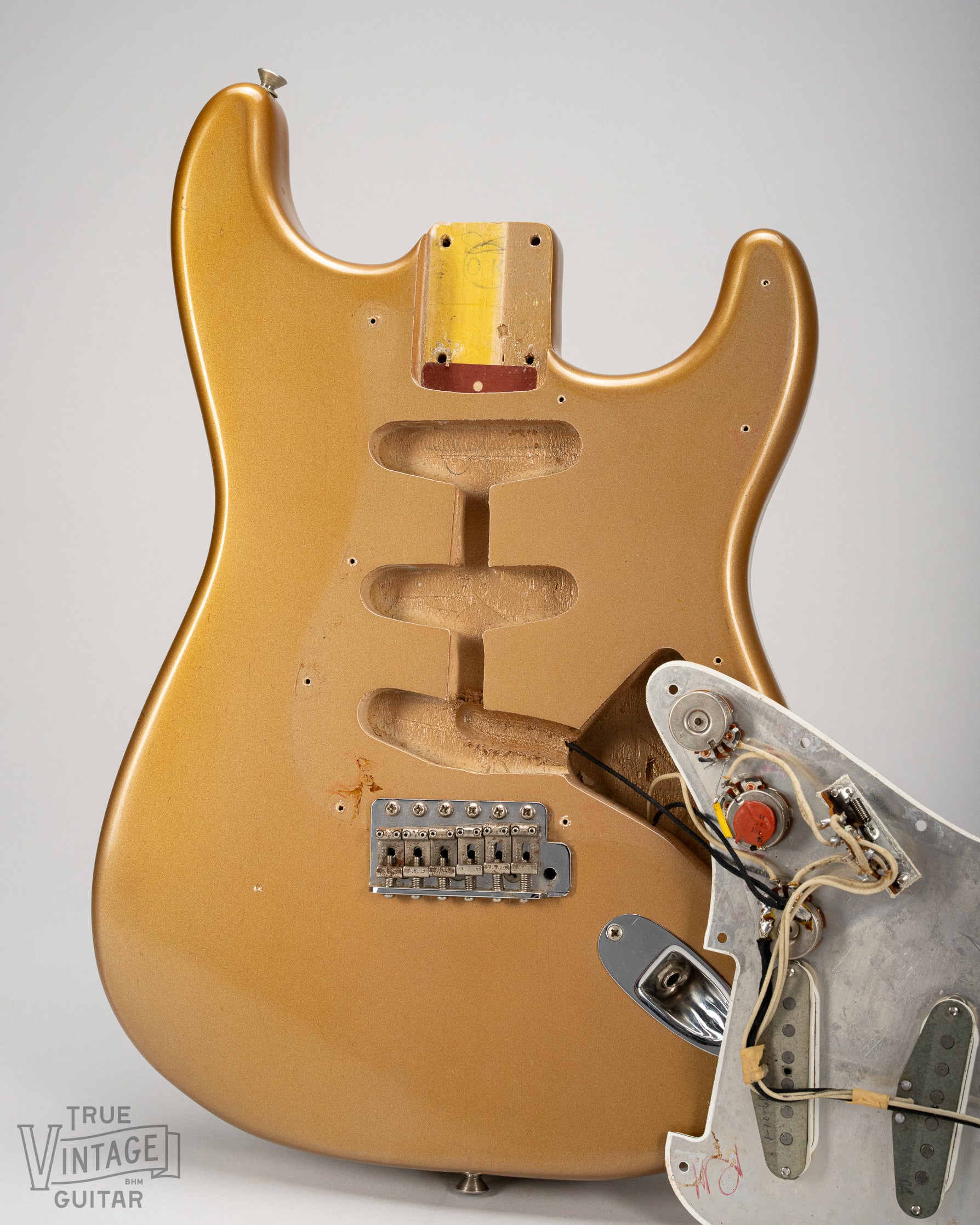 1965 Fender Stratocaster Firemist Gold - Image 21