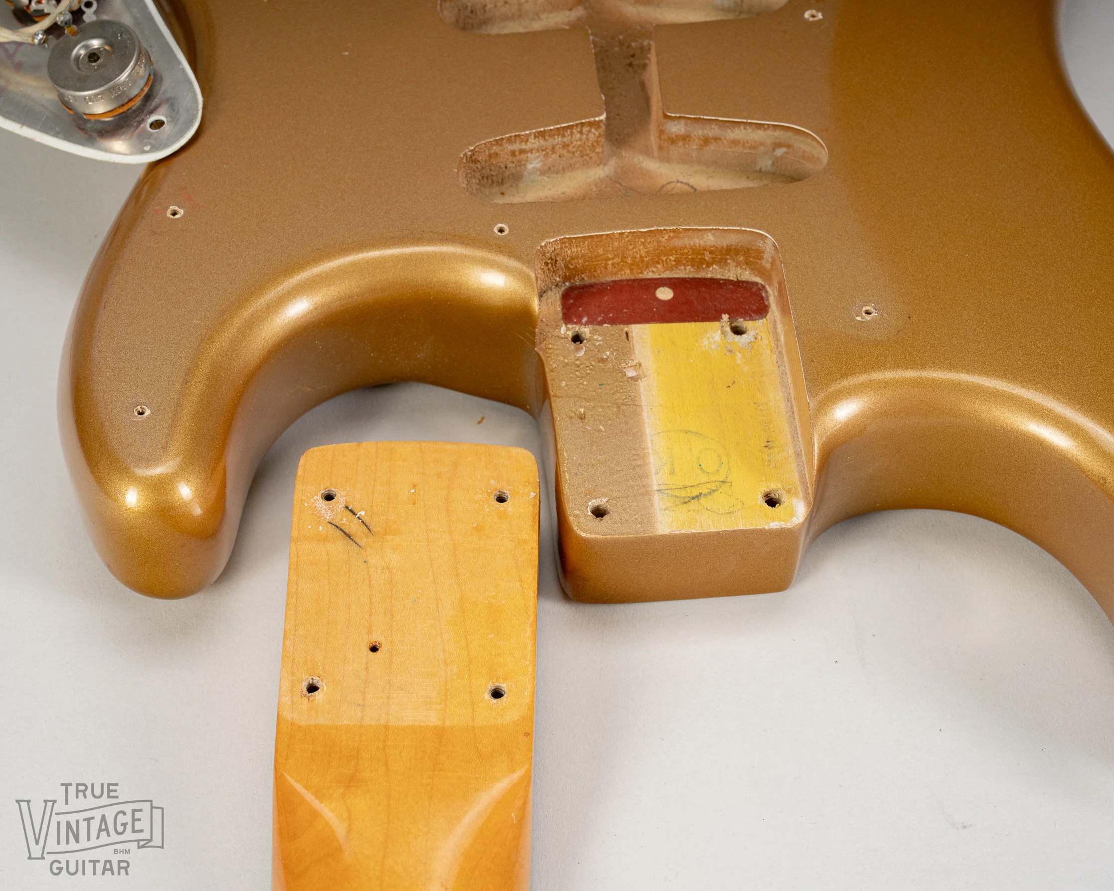1965 Fender Stratocaster Firemist Gold - Image 24