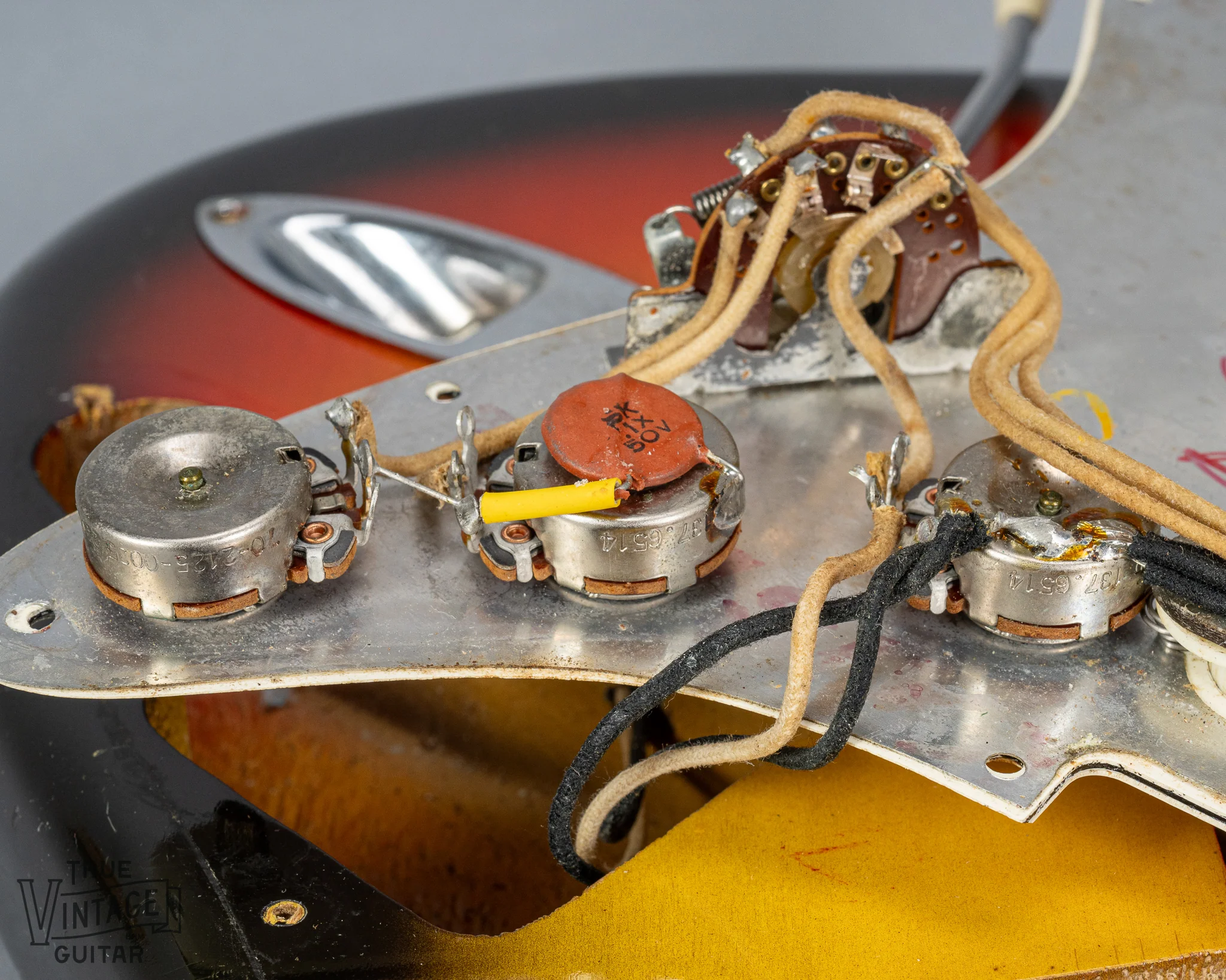 1965 Fender Stratocaster Sunburst - Image 14