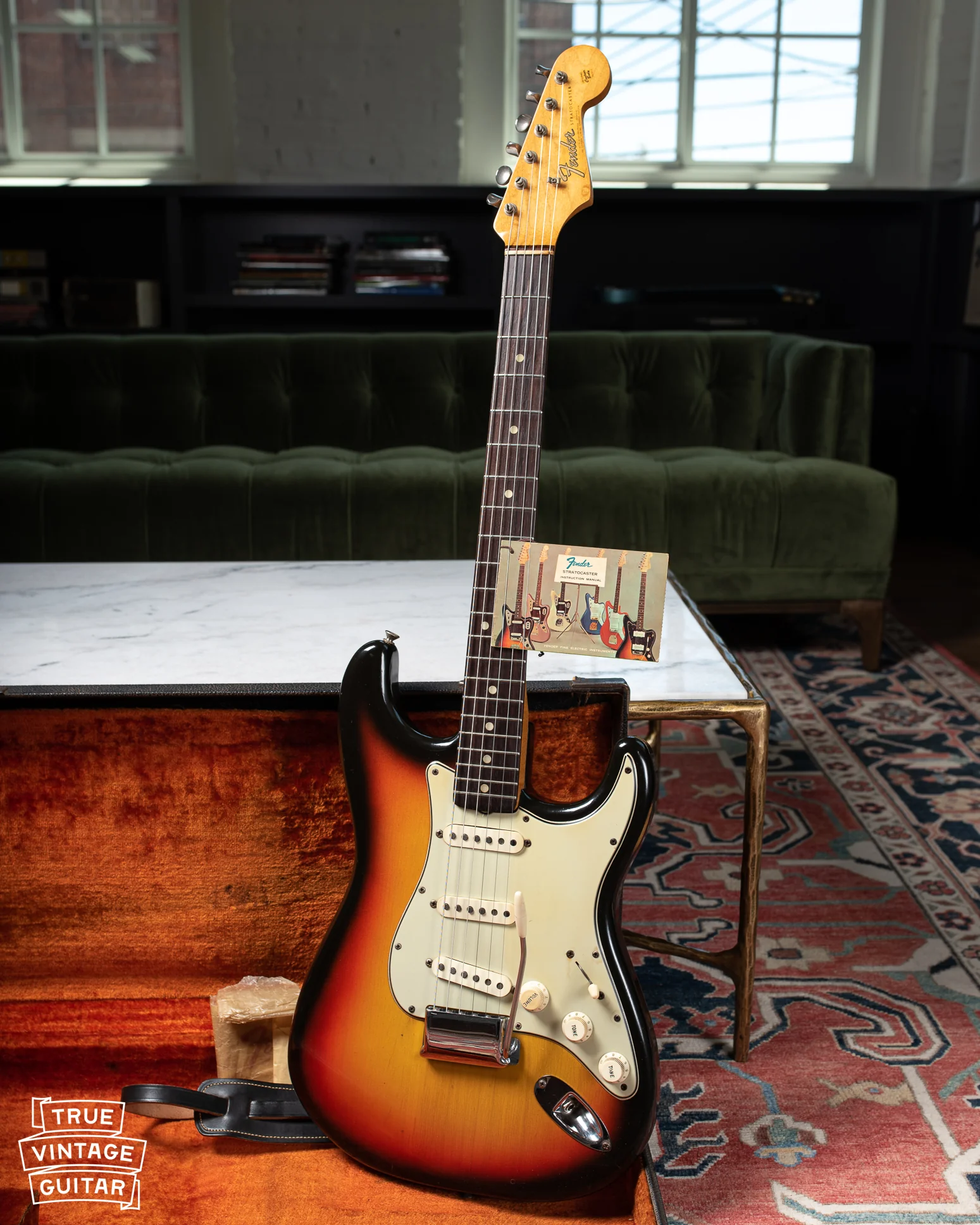 1965 Fender Stratocaster Sunburst - Image 2