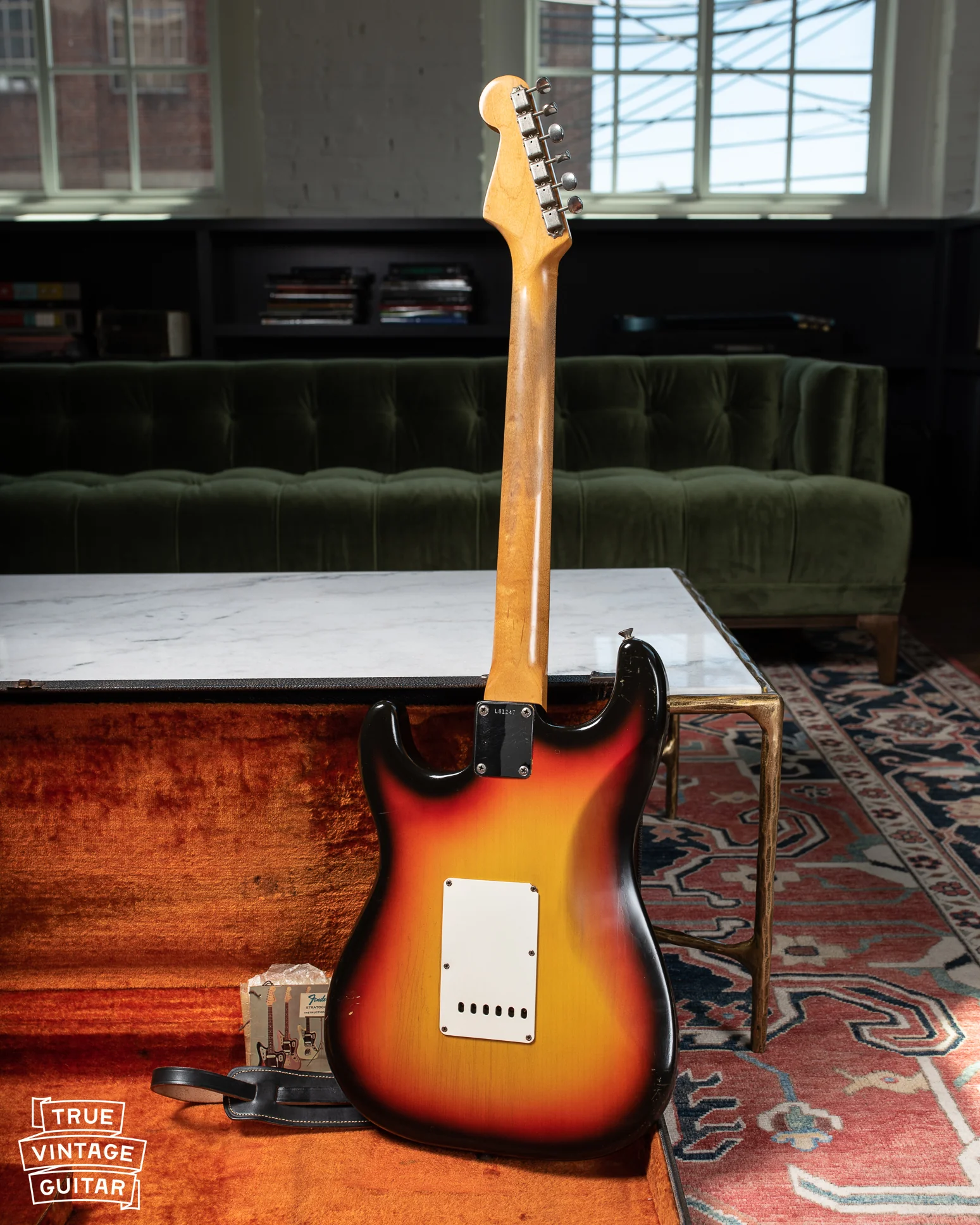 1965 Fender Stratocaster Sunburst - Image 4