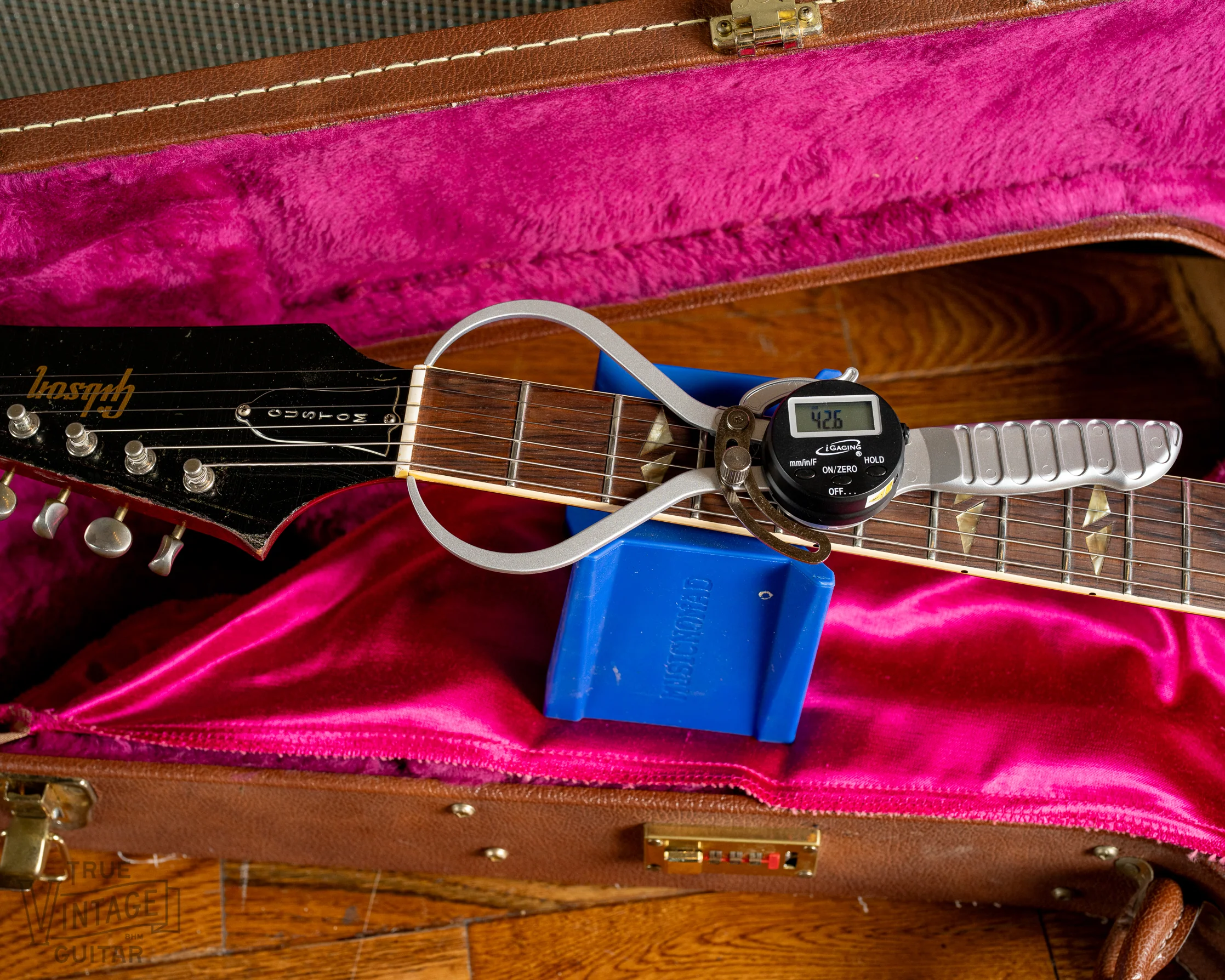 1965 Gibson Trini Lopez Wide Neck - Image 3