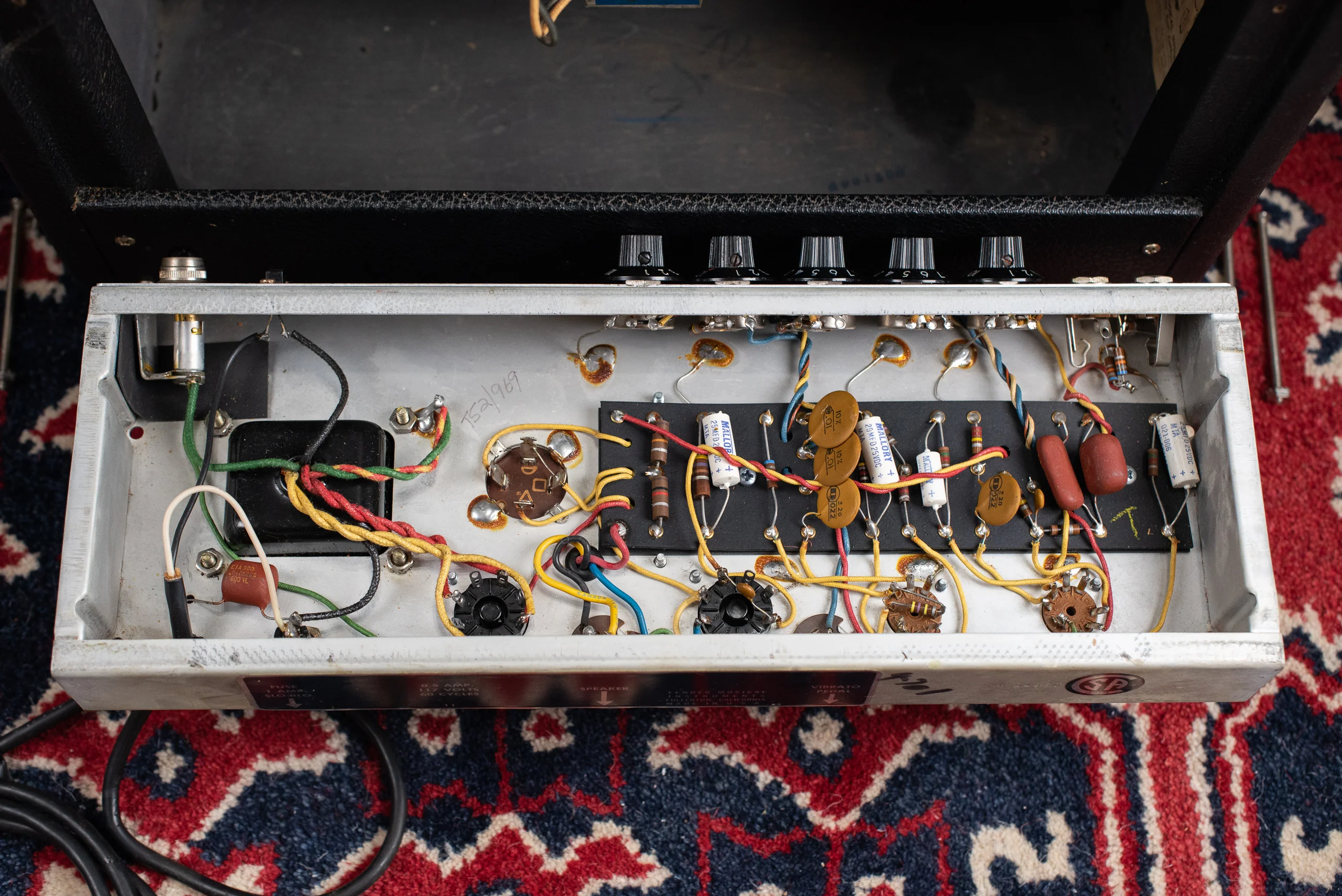 1969 Fender Vibro Champ~Amp Drip Edge Black Line - Image 12