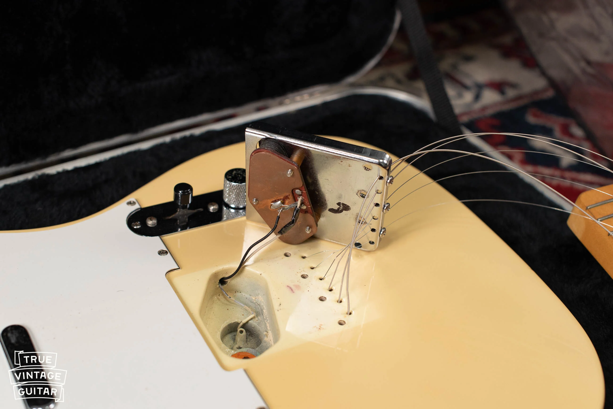 1982 Fender Telecaster Arctic White - Image 15