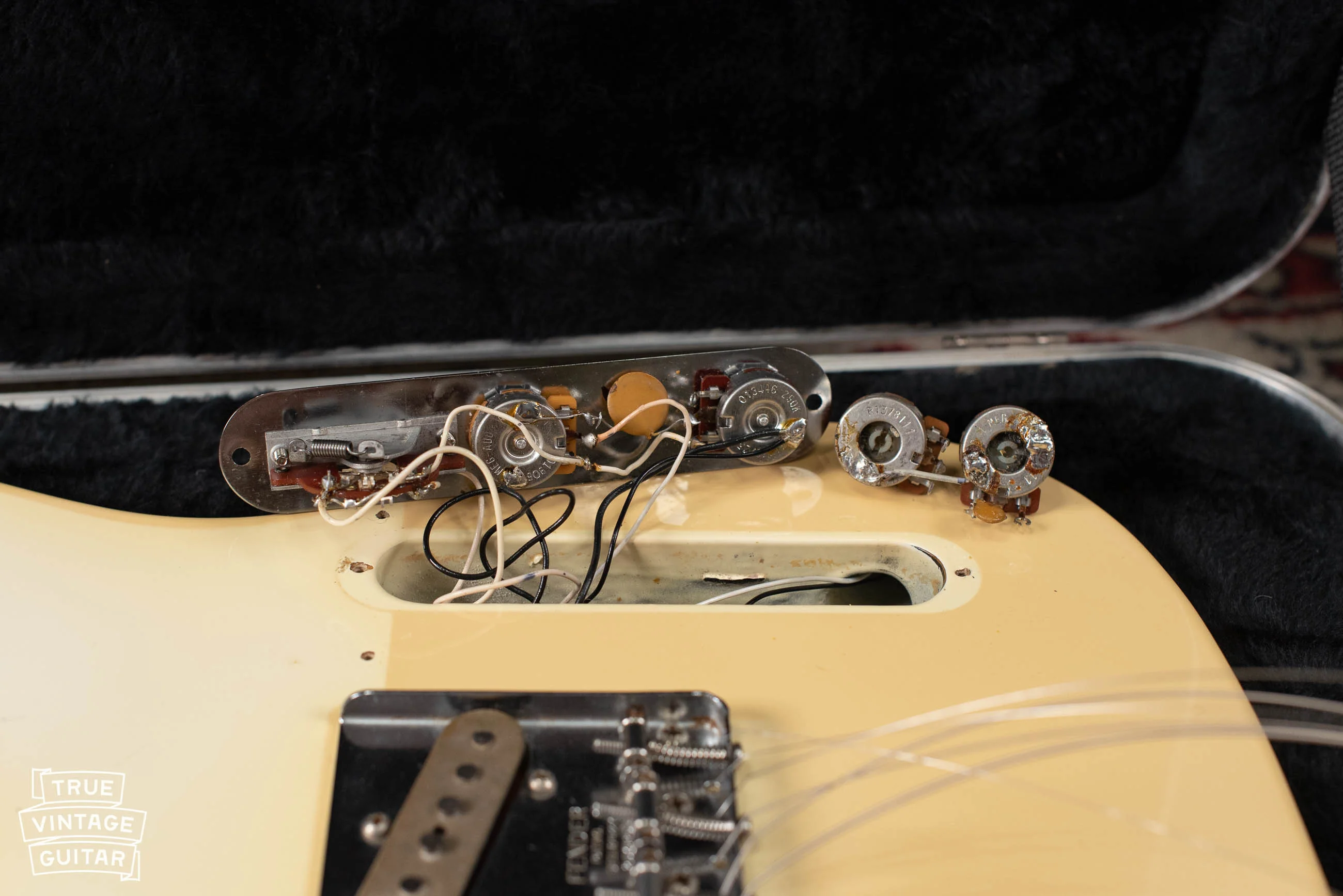 1982 Fender Telecaster Arctic White - Image 18