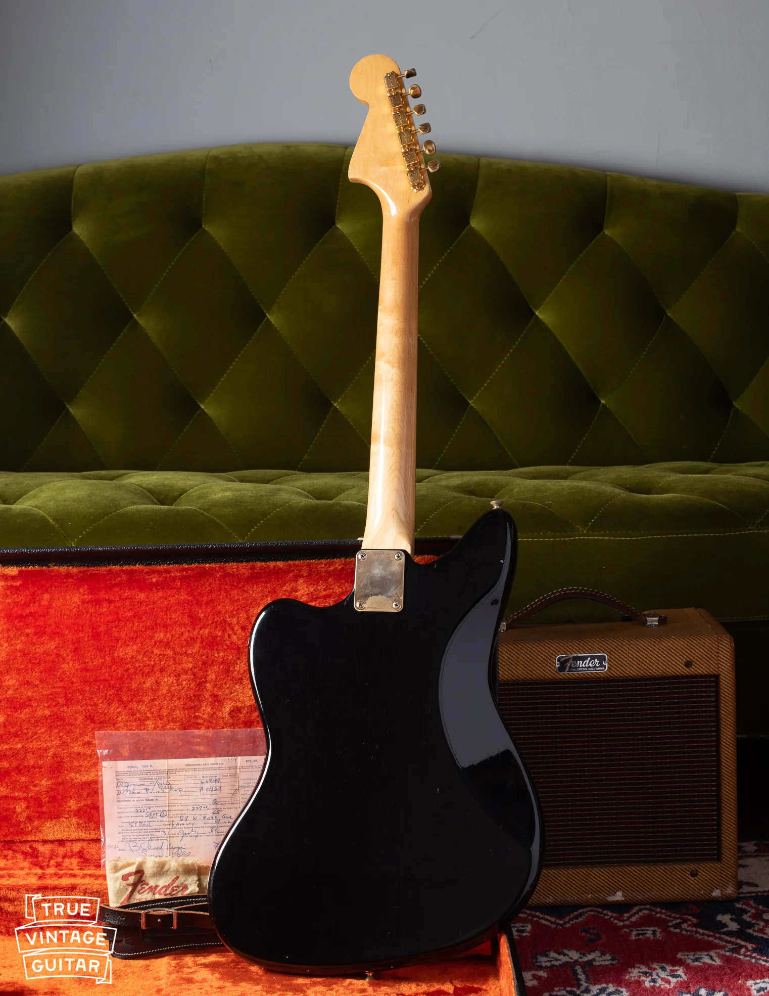 Fender Jaguar 1965 Black with Gold Hardware - Image 4