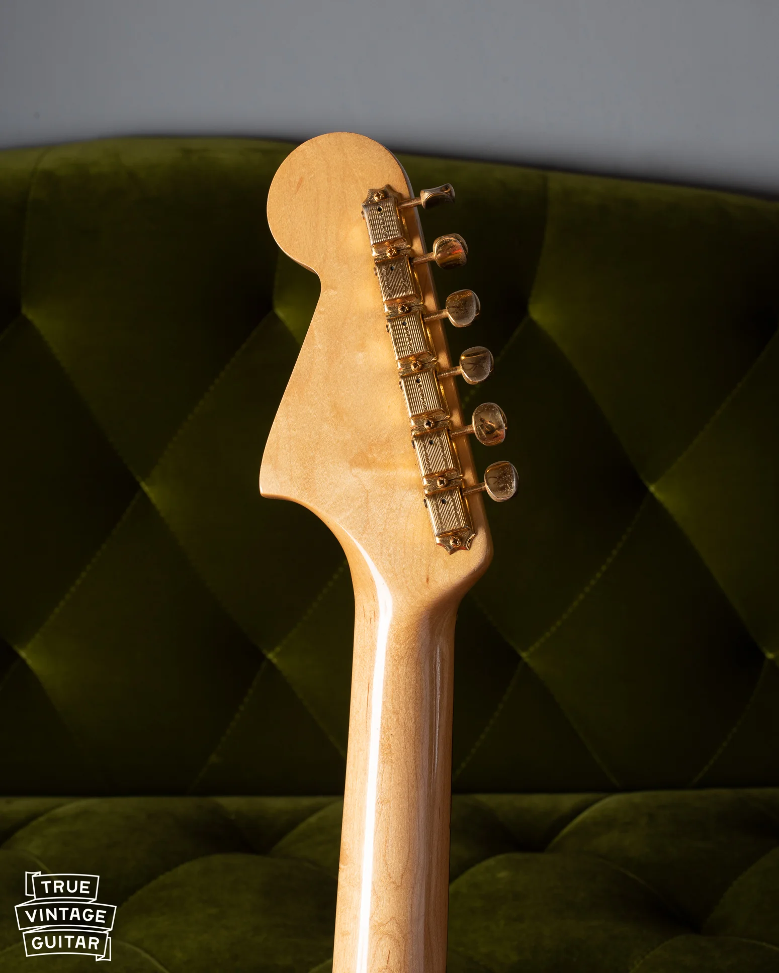 Fender Jaguar 1965 Black with Gold Hardware - Image 5