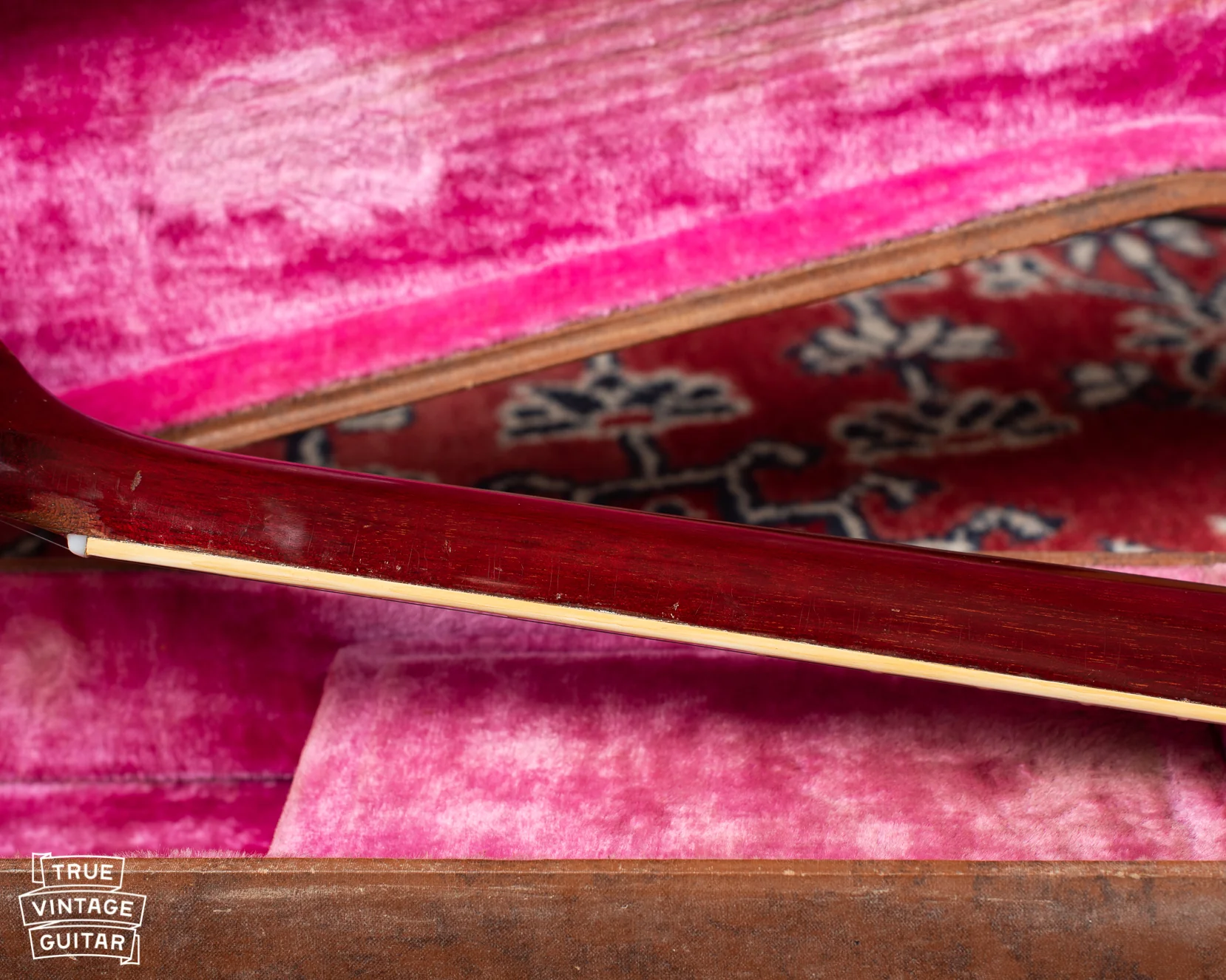 Photo gallery of a 1960 Gibson ES-345 TDC Cherry Red - Image 17
