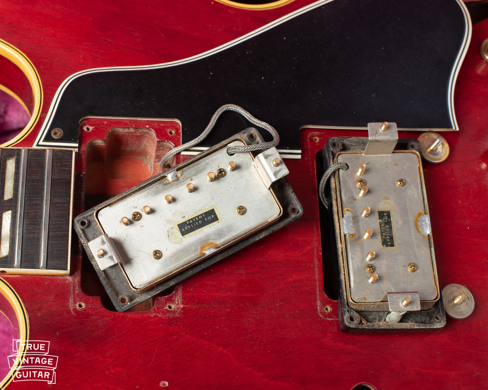 Photo gallery of a 1960 Gibson ES-345 TDC Cherry Red - Image 9