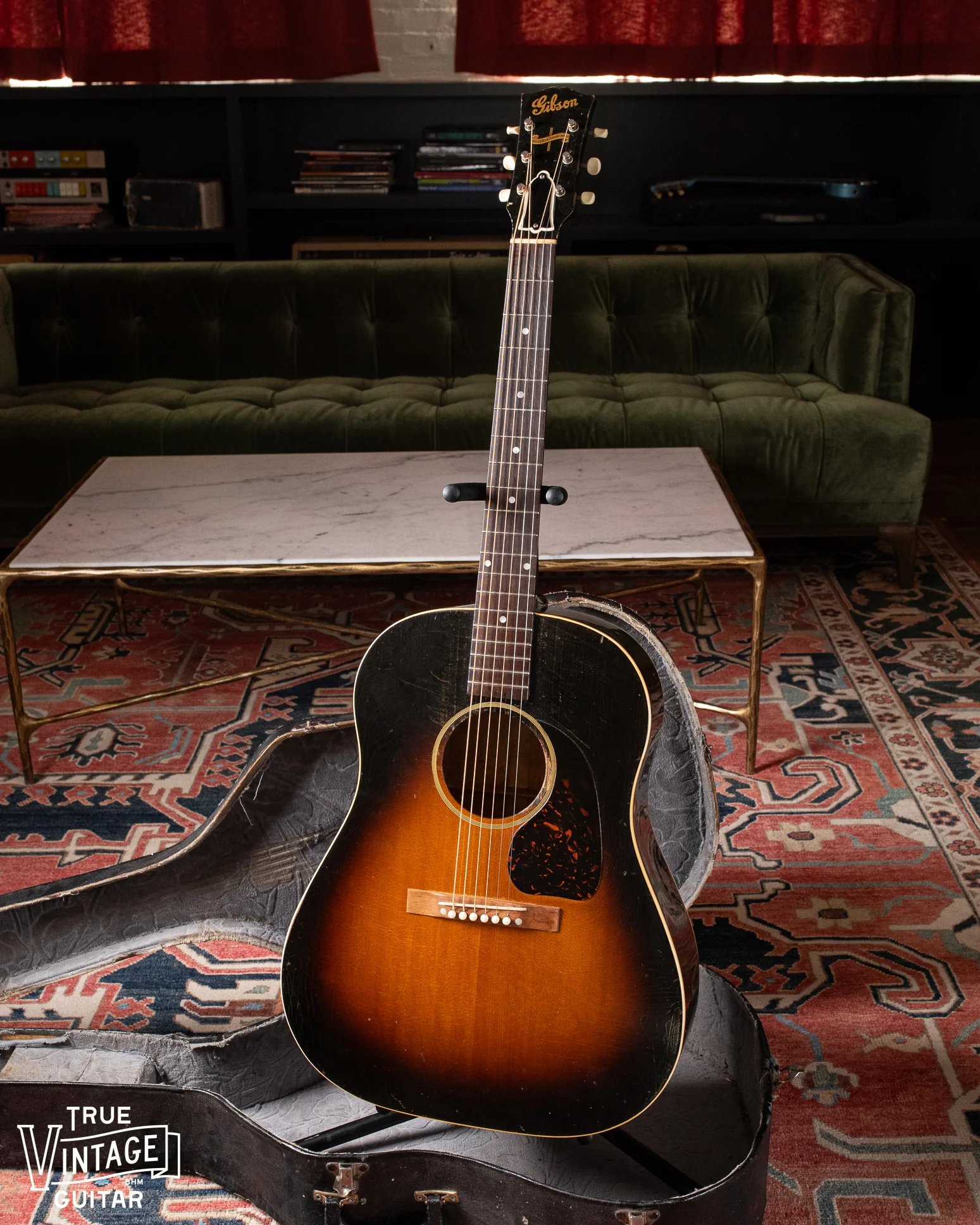 Gibson J-45 Banner 1945 with Maple back and sides - Image 2