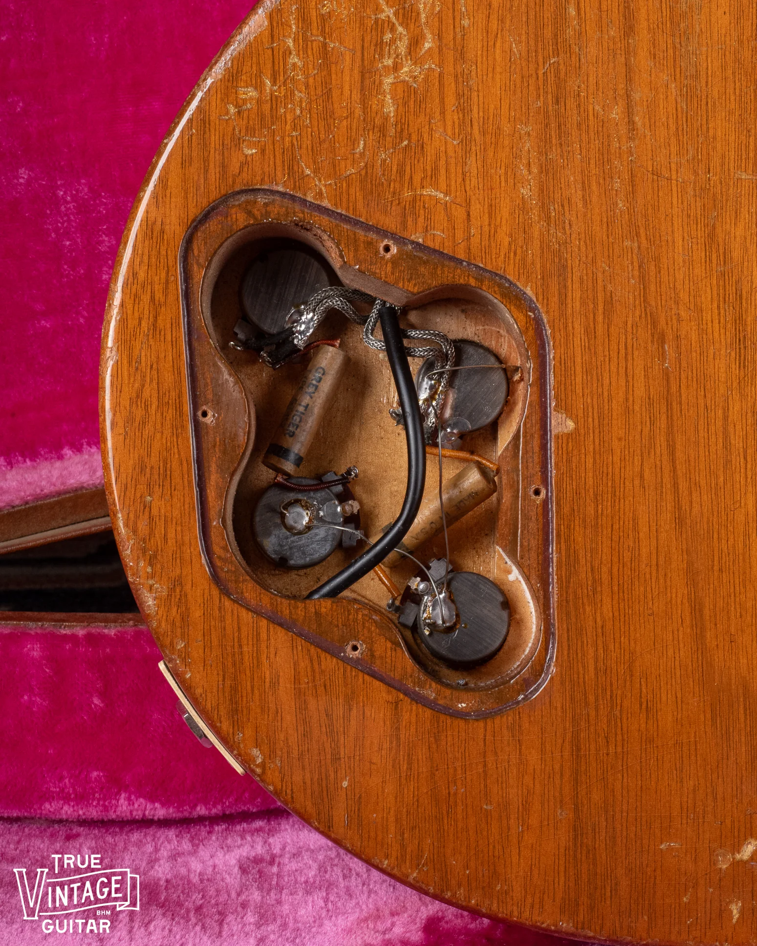 Gibson Les Paul Model Goldtop 1955 with Tune-O-Matic - Image 13